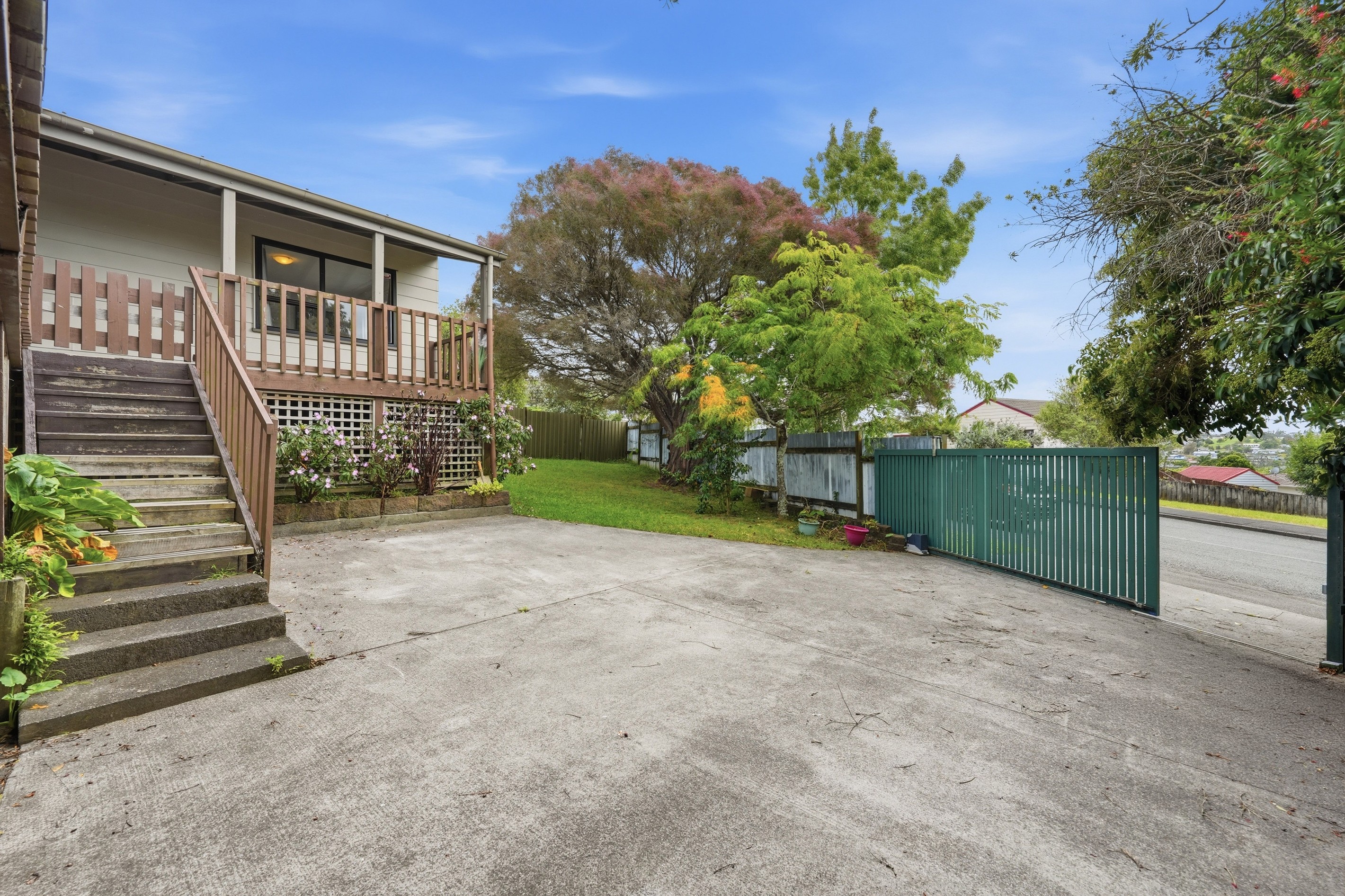 18 Holmes Drive South, Massey, Waitakere City