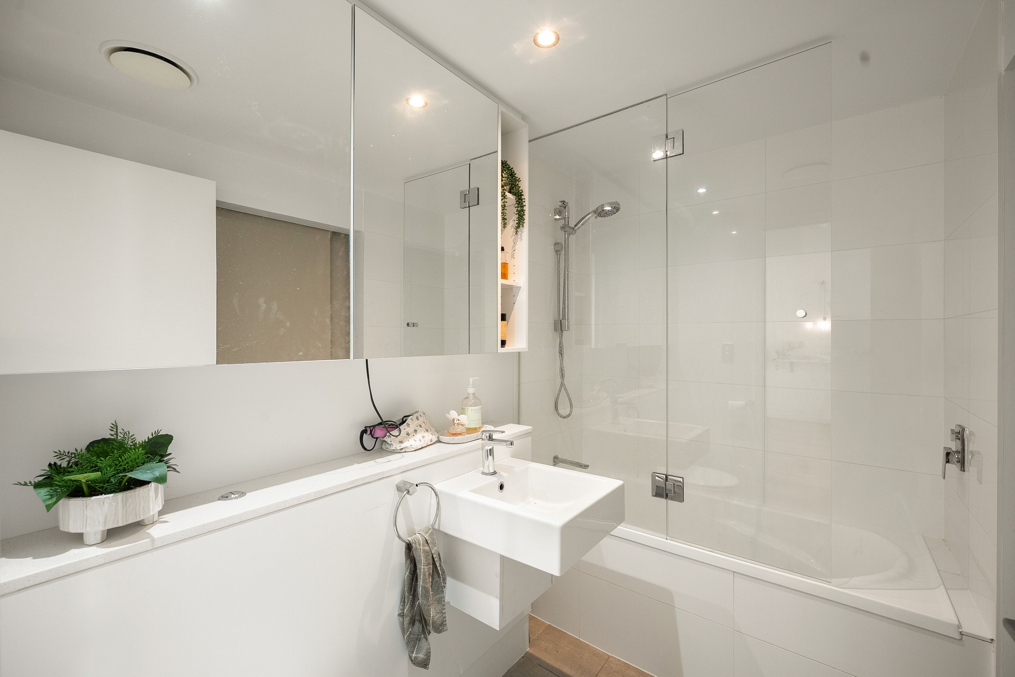 856/43 Hercules Street — photo 6 of 10