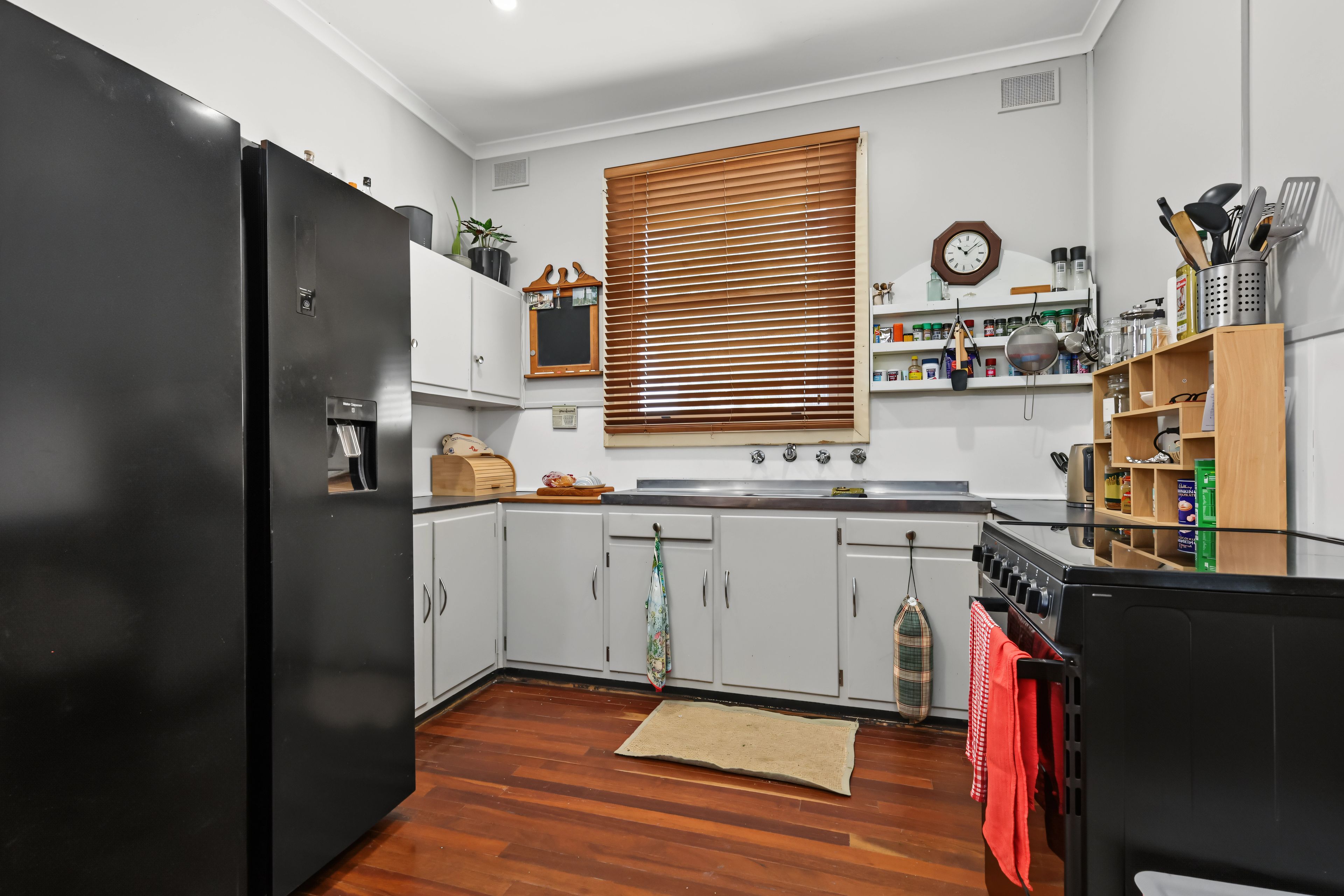 22 Acacia Crescent — photo 4 of 11