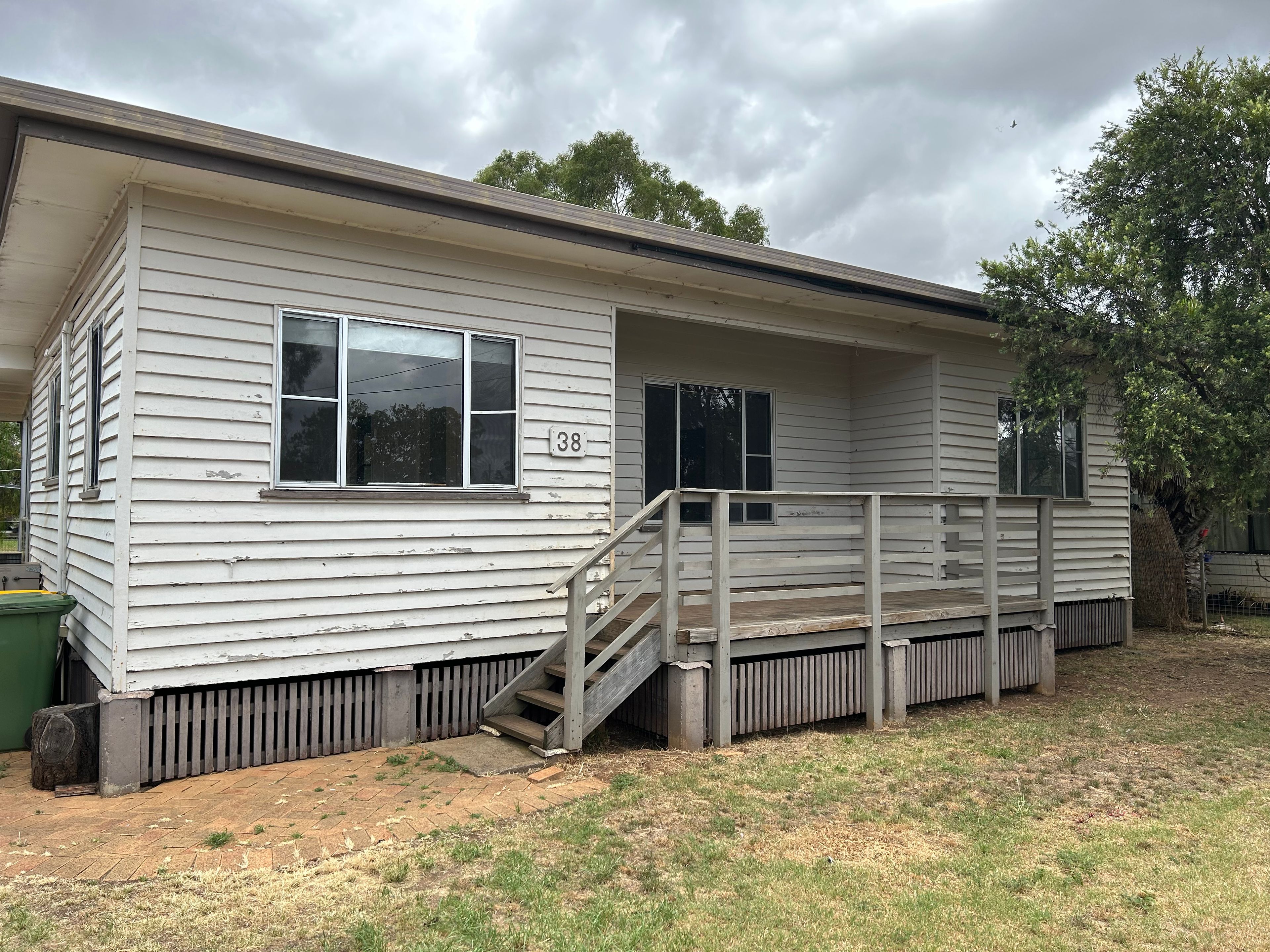 38 Desmond Lane, Oakey QLD 4401