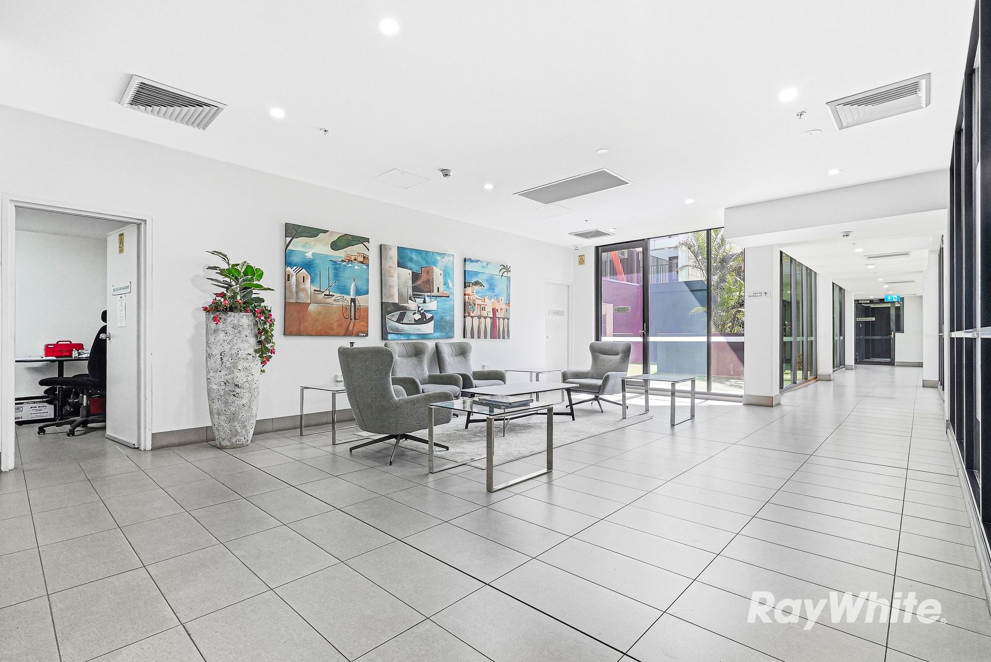 402/11 Hassall Street — photo 18 of 23