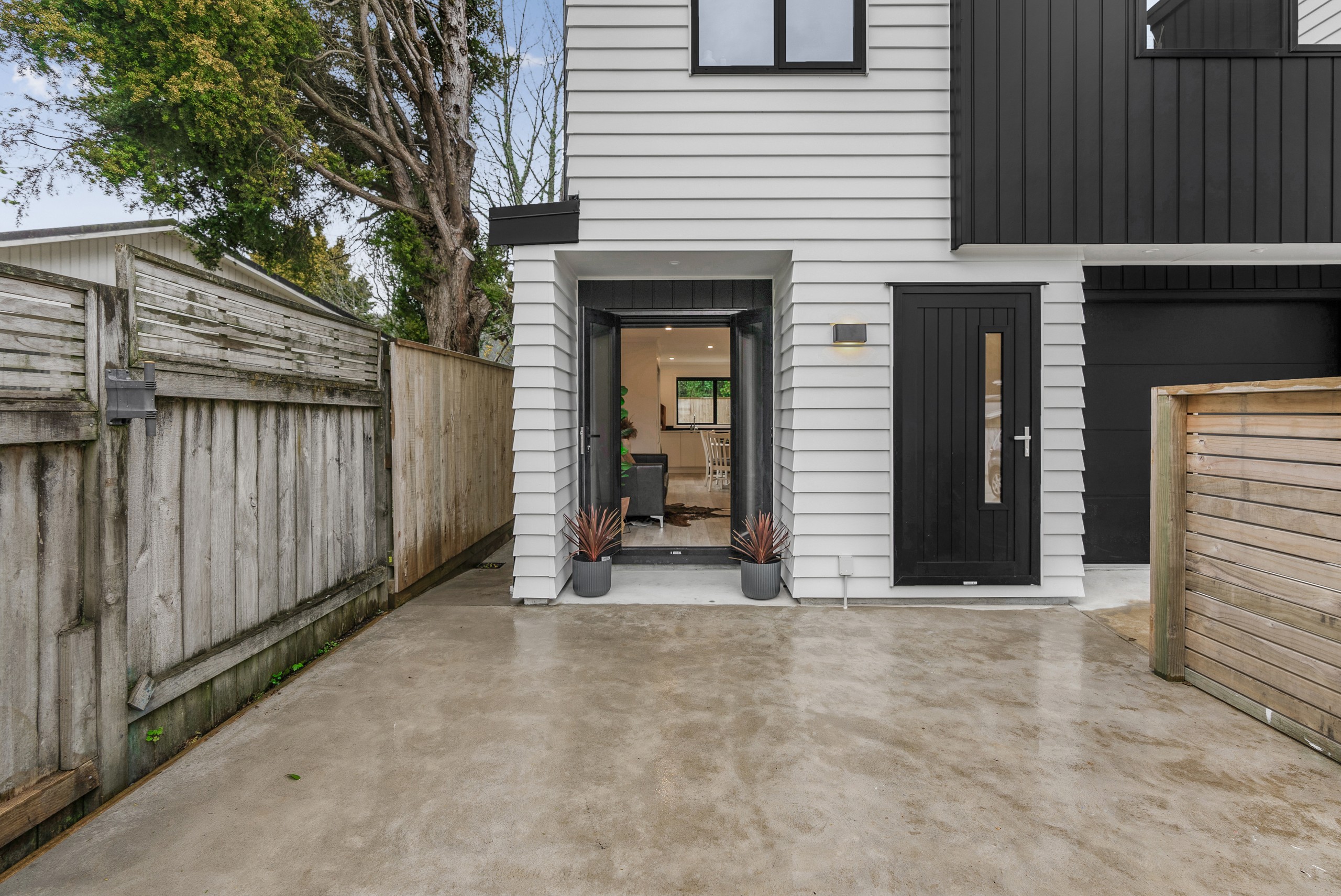 15A Rowe Parade, Wainuiomata, Lower Hutt City