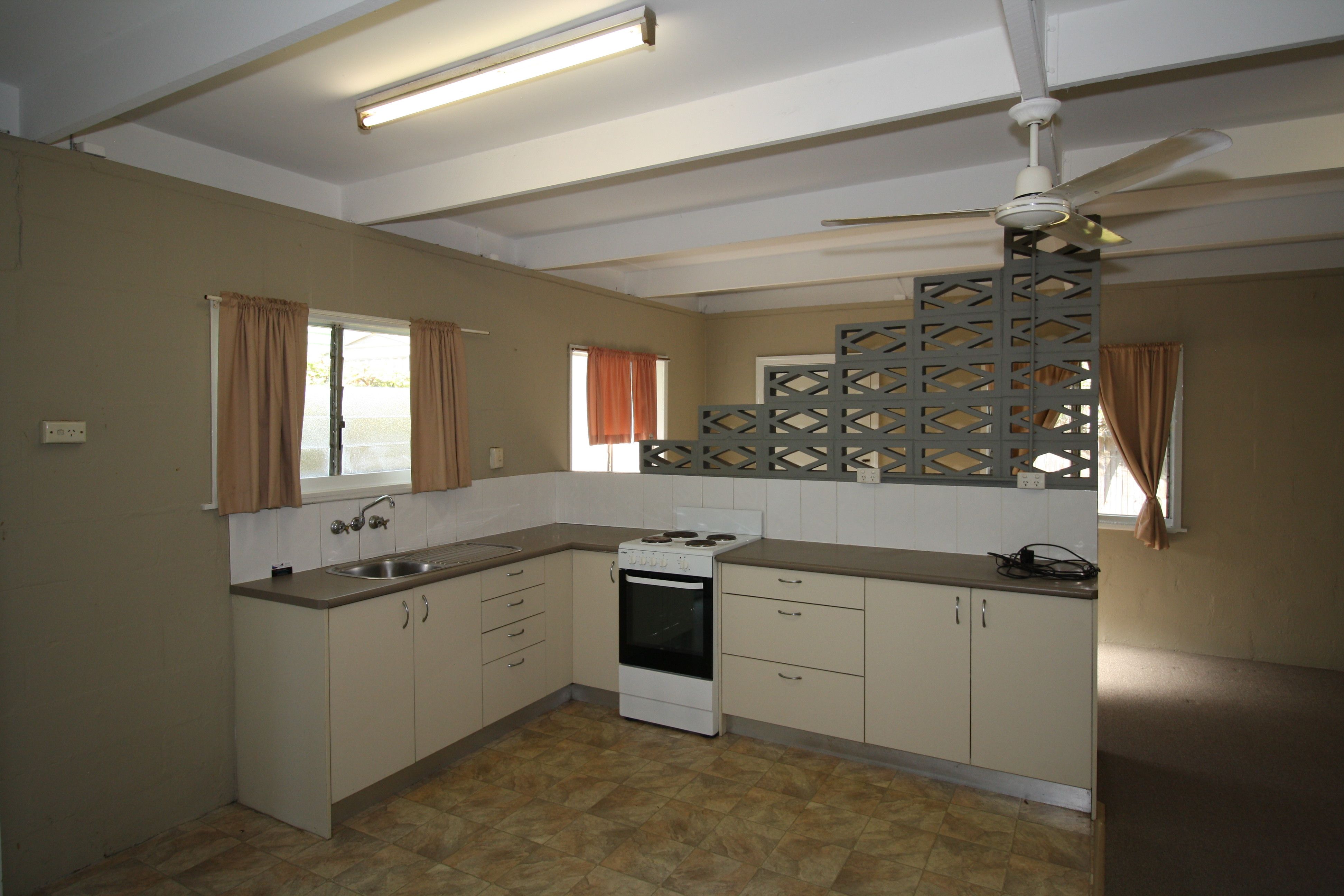 31 Shoreham Street, Pialba, QLD 4655