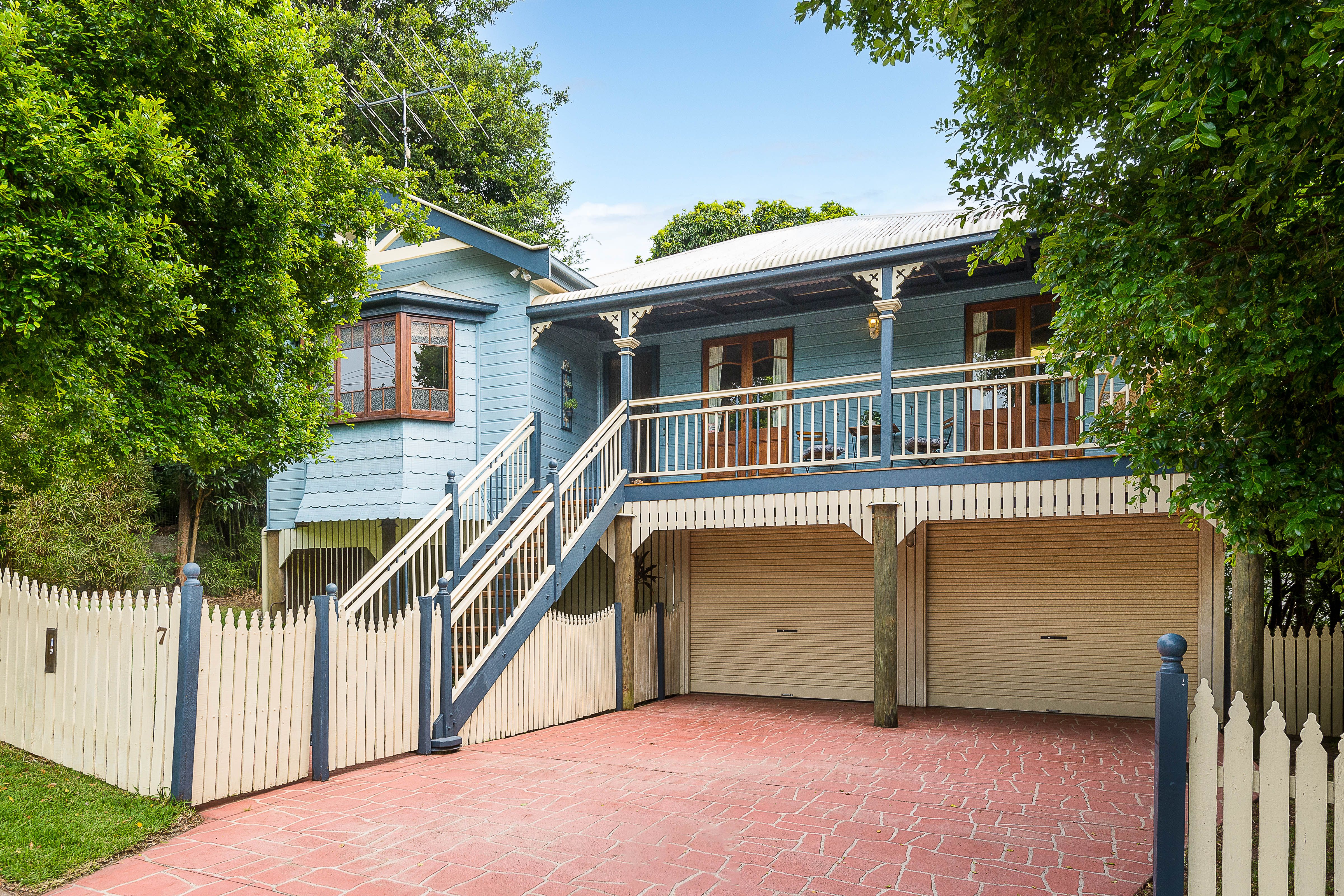 7 Forbes Street, Hawthorne QLD 4171