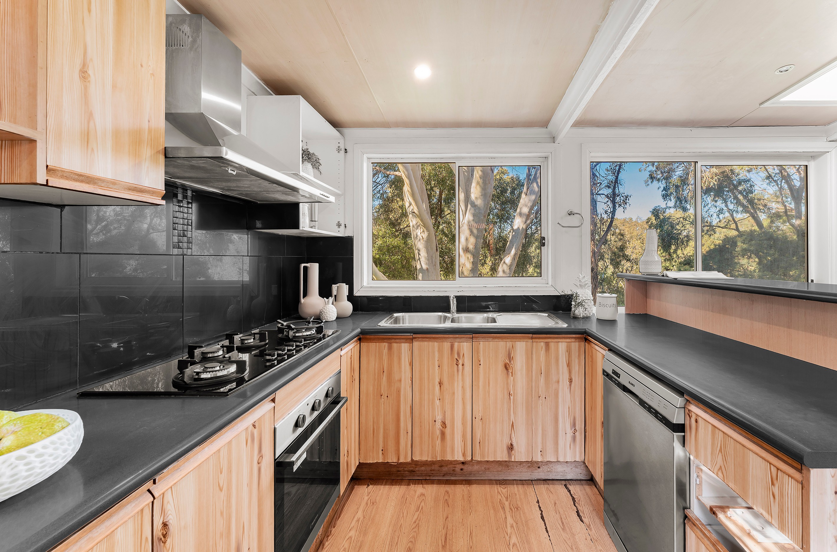 28B Oakpark Drive, Chadstone, VIC 3148