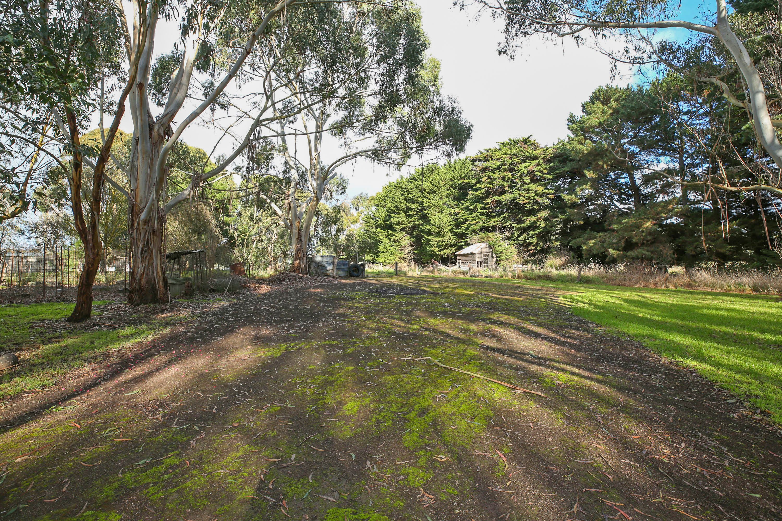 47 Cemetery Road — photo 7 of 20