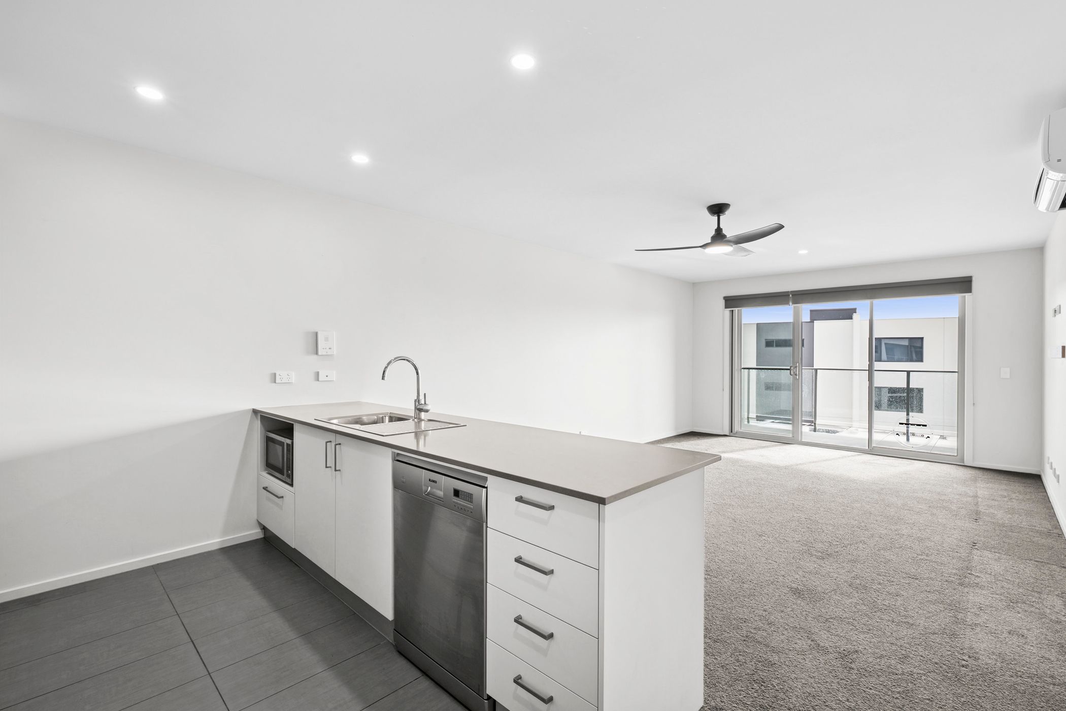 106/35 Oakden Street — photo 4 of 12