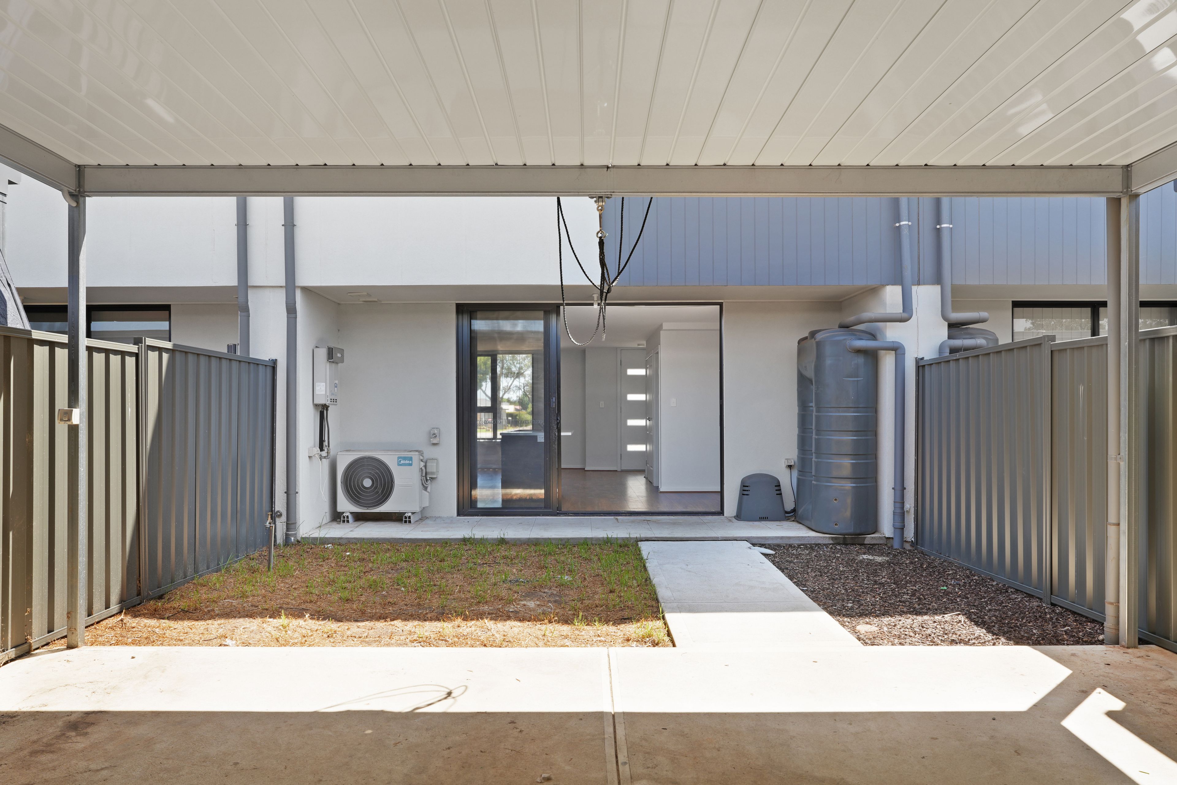 274A Peachey Road — photo 8 of 8