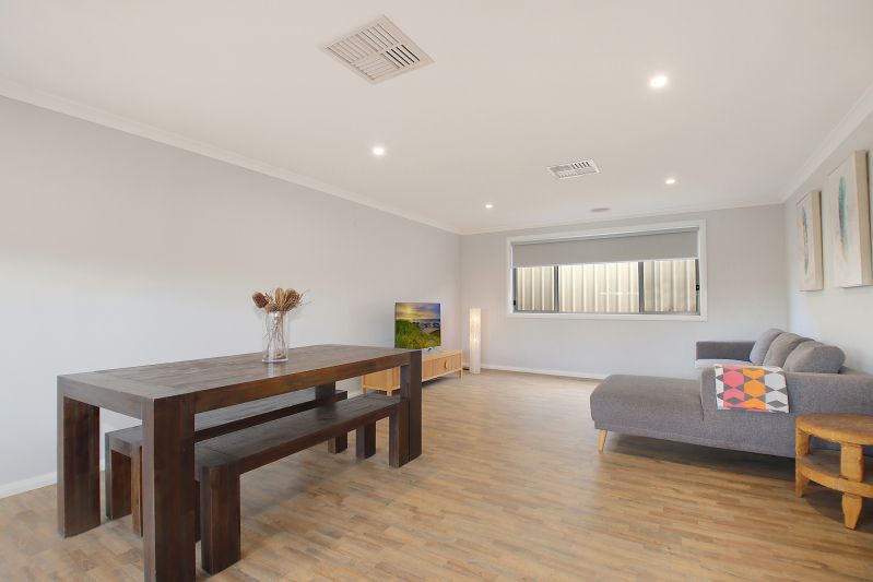 41 Derwent Way — photo 4 of 10