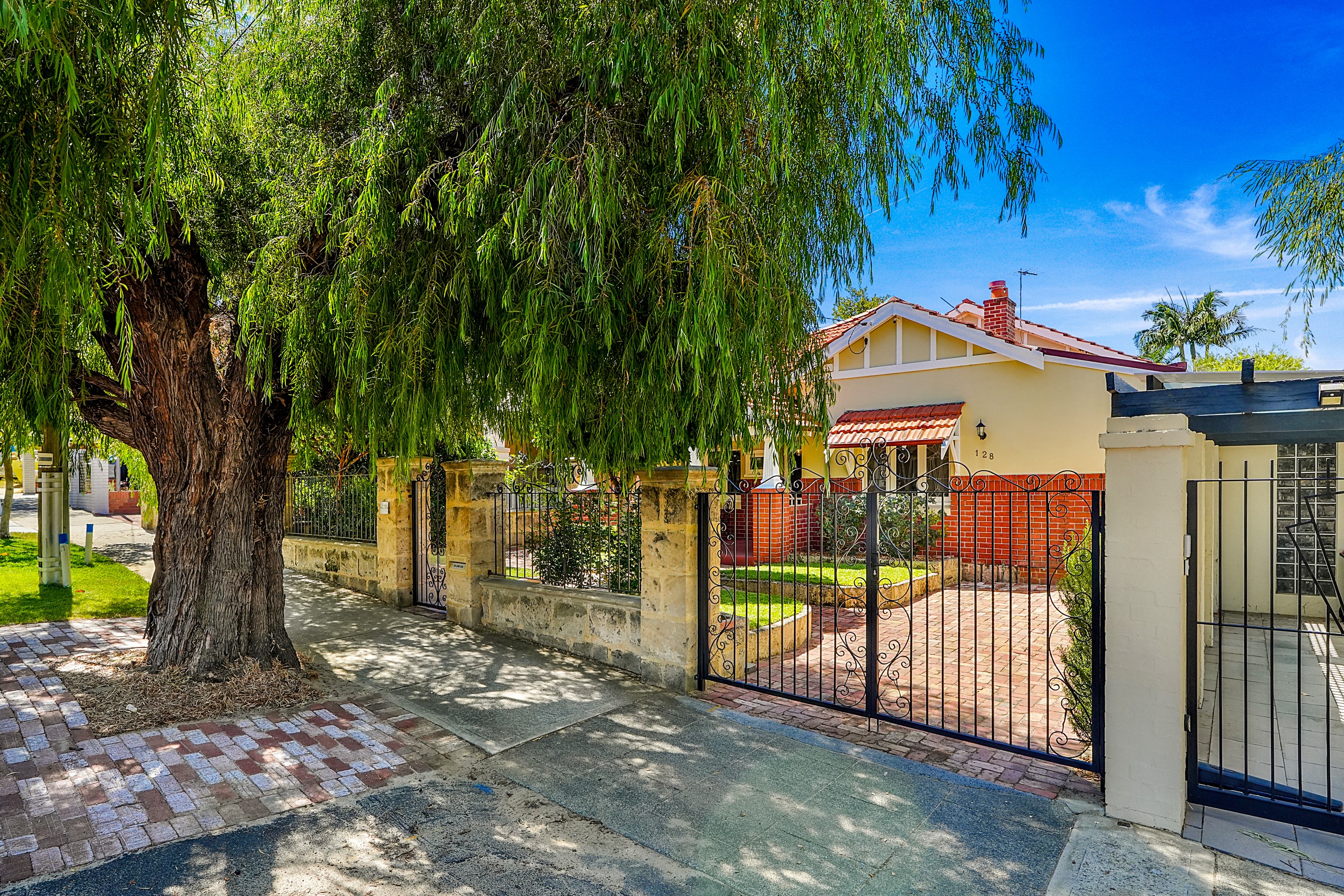 128 Shakespeare Street, Mount Hawthorn, WA 6016