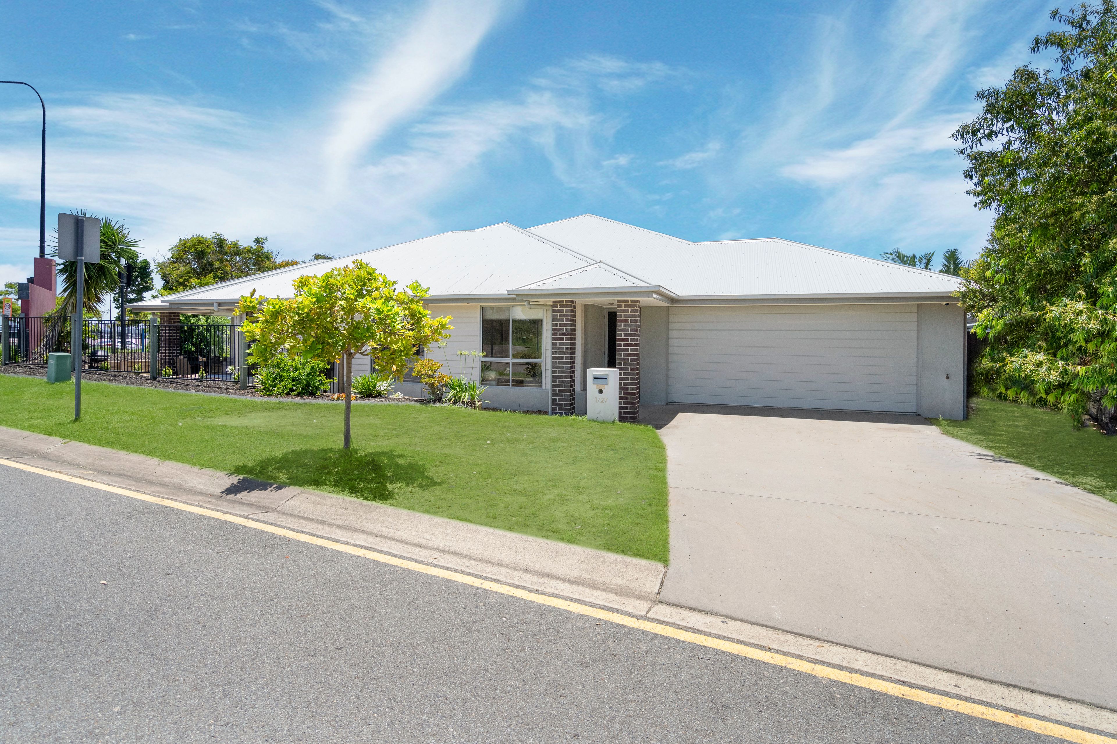 27 Hookes Terrace, Springfield Lakes QLD 4300