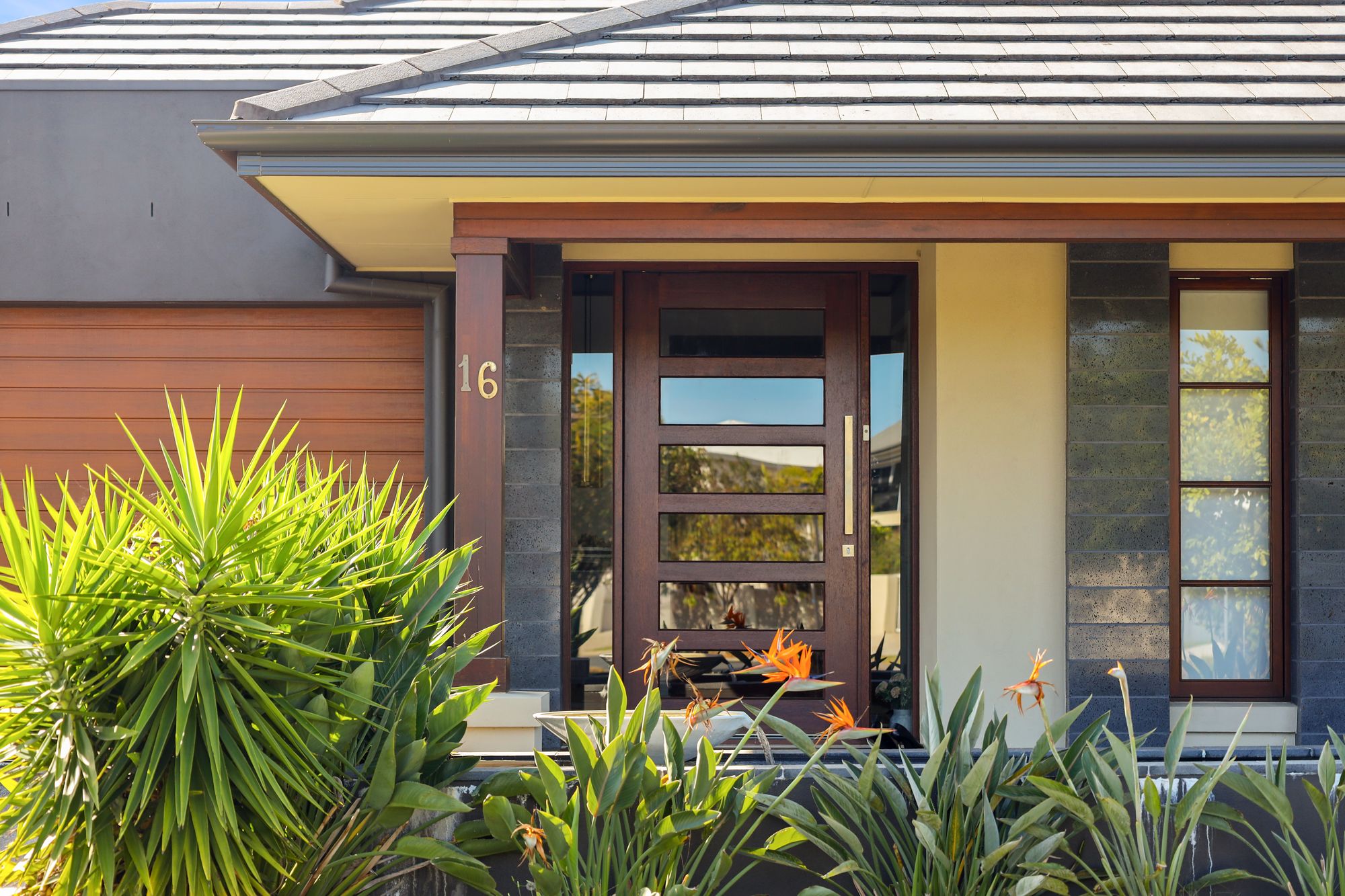 16 Spinnaker Boulevard, Newport, QLD 4020