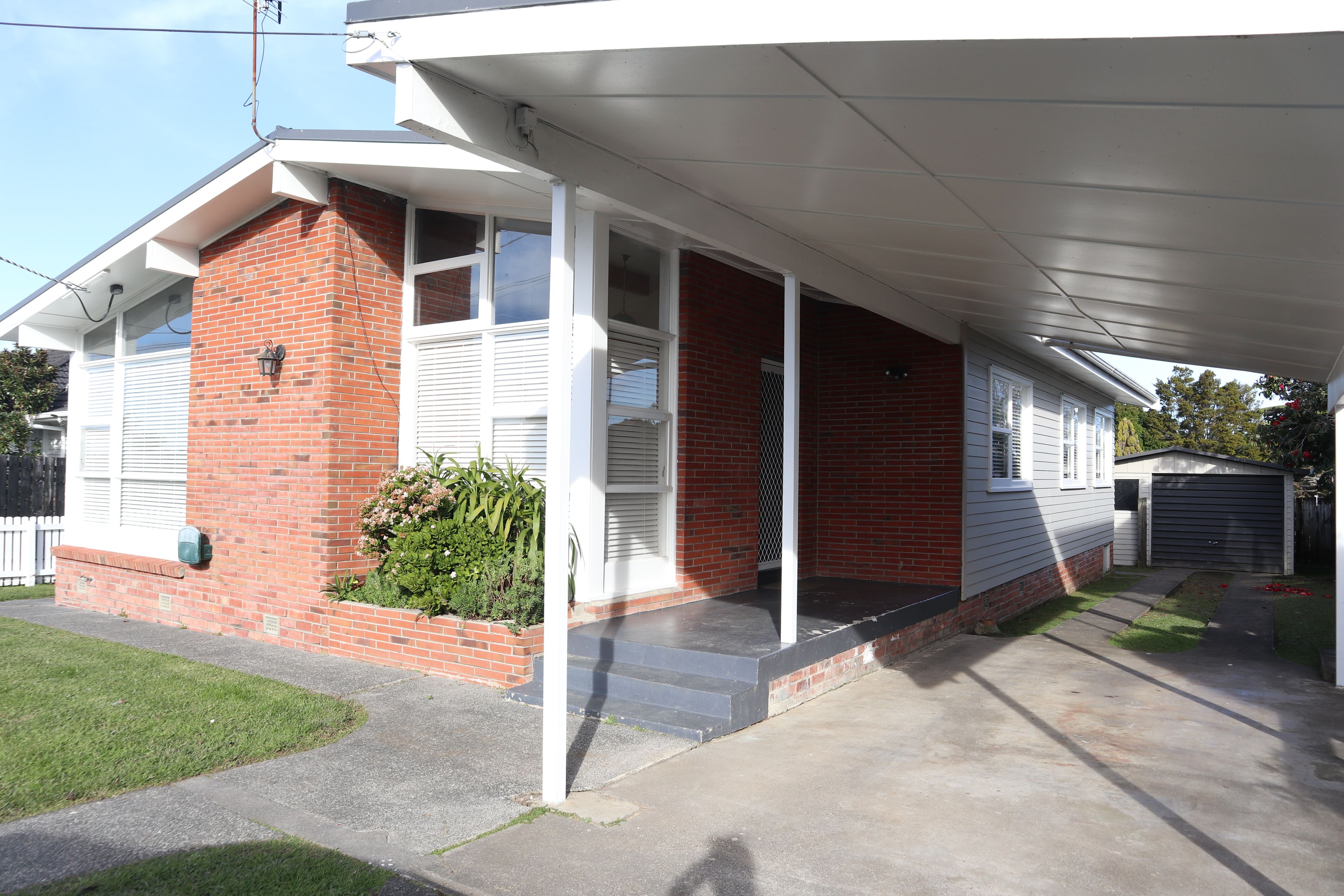 55 Tirimoana Road, Te Atatu South, Waitakere City