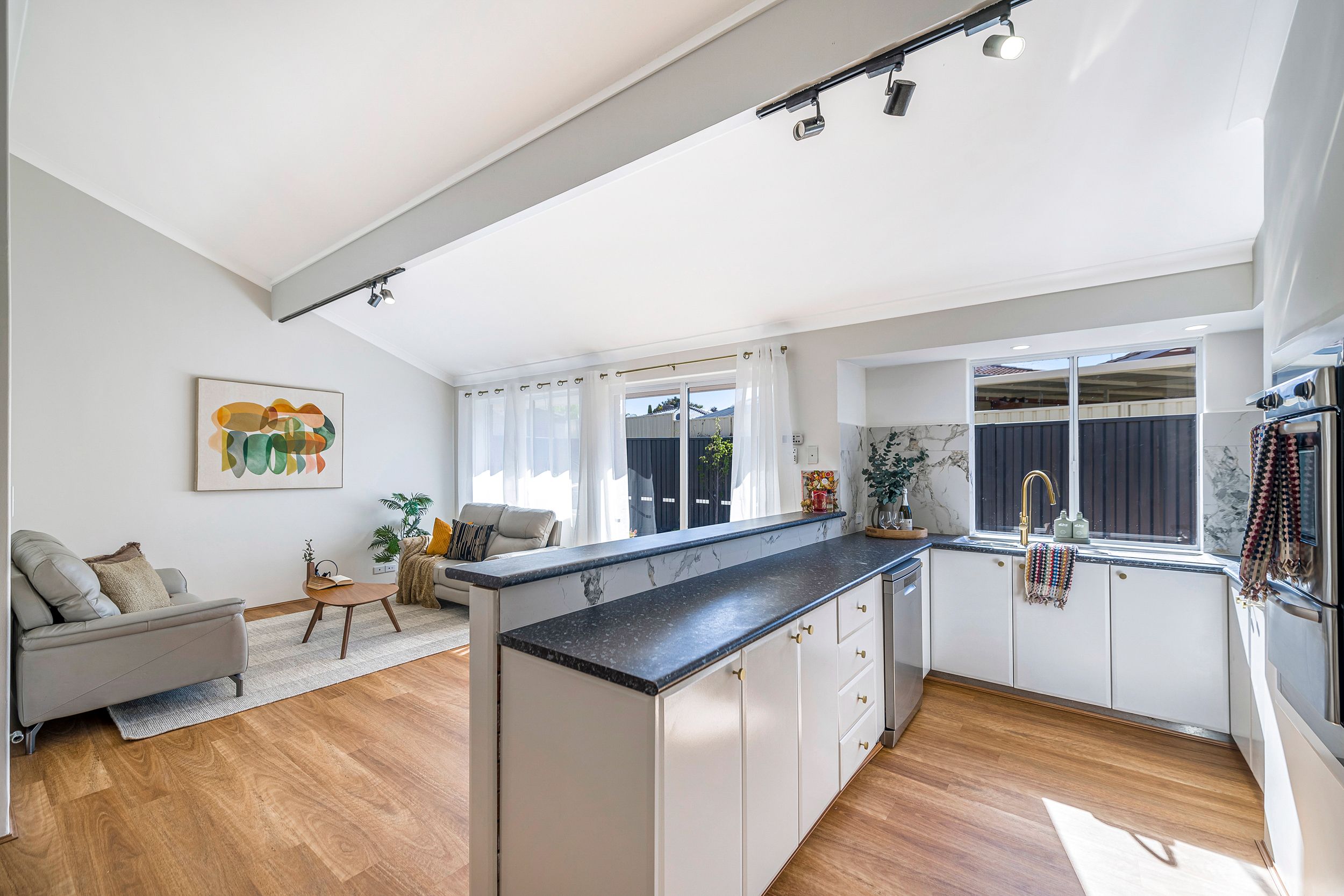 5 Compass Place, Ballajura WA 6066