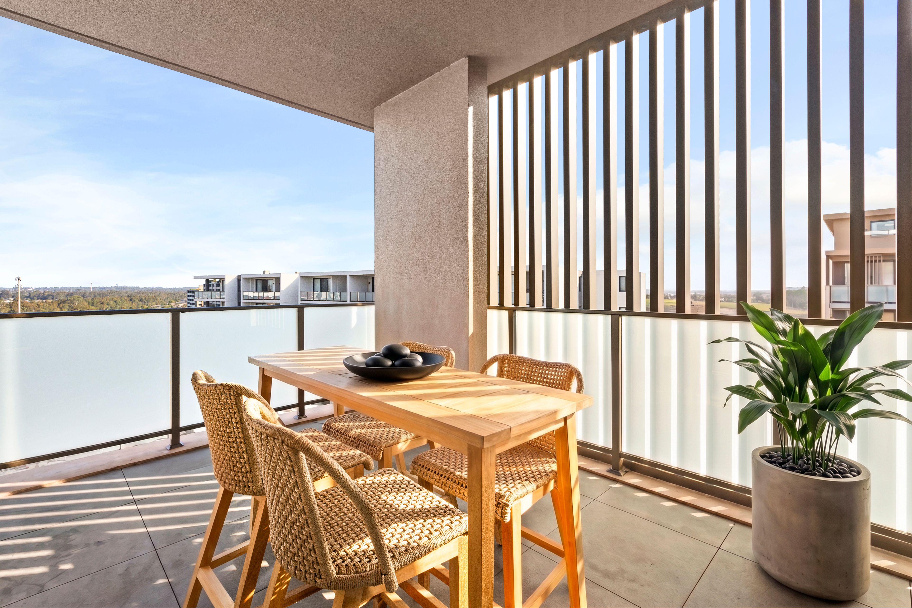 808/4a Hasluck Street — photo 8 of 17