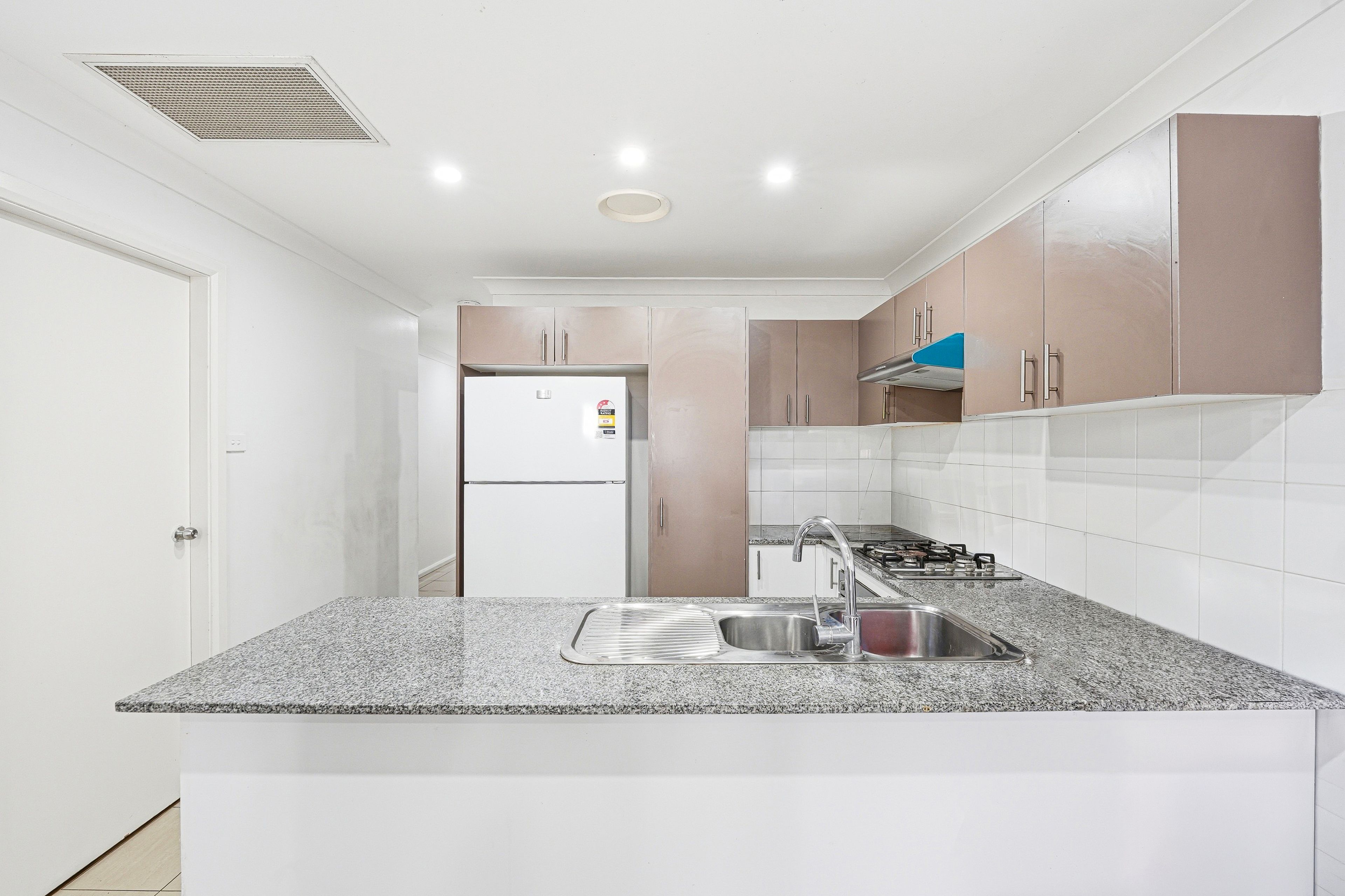 7/41 Doonside Crescent — photo 4 of 13