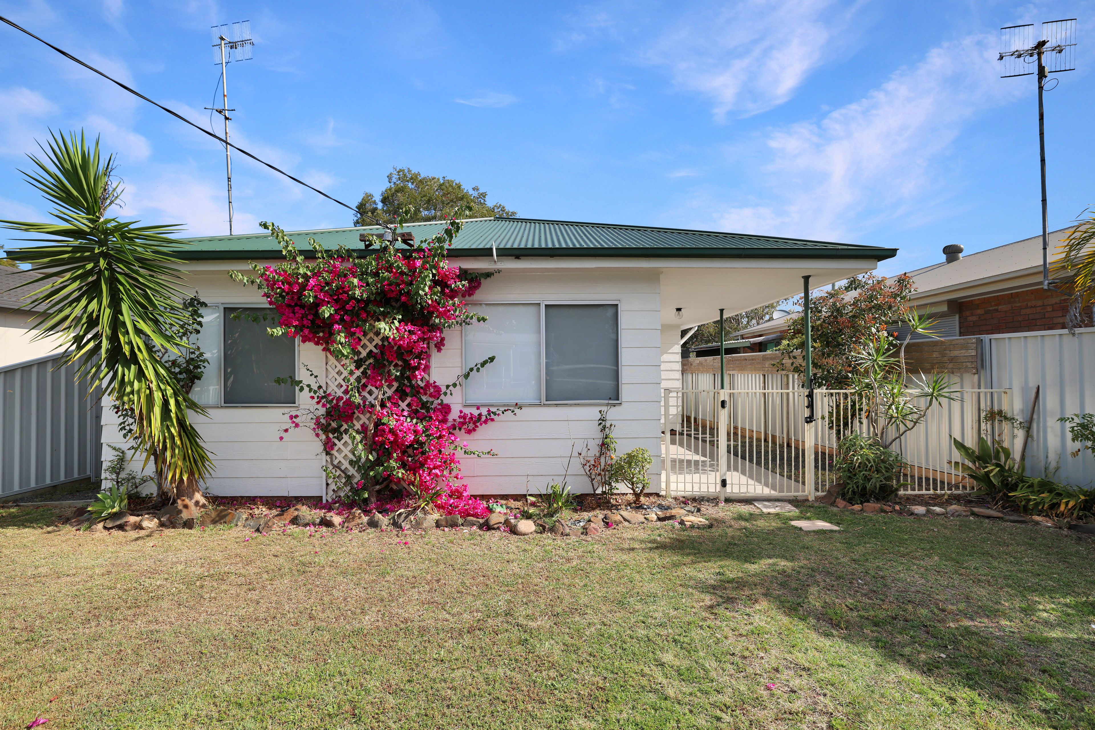4 Coupland Avenue — photo from Ray White Tea Gardens Hawks Nest