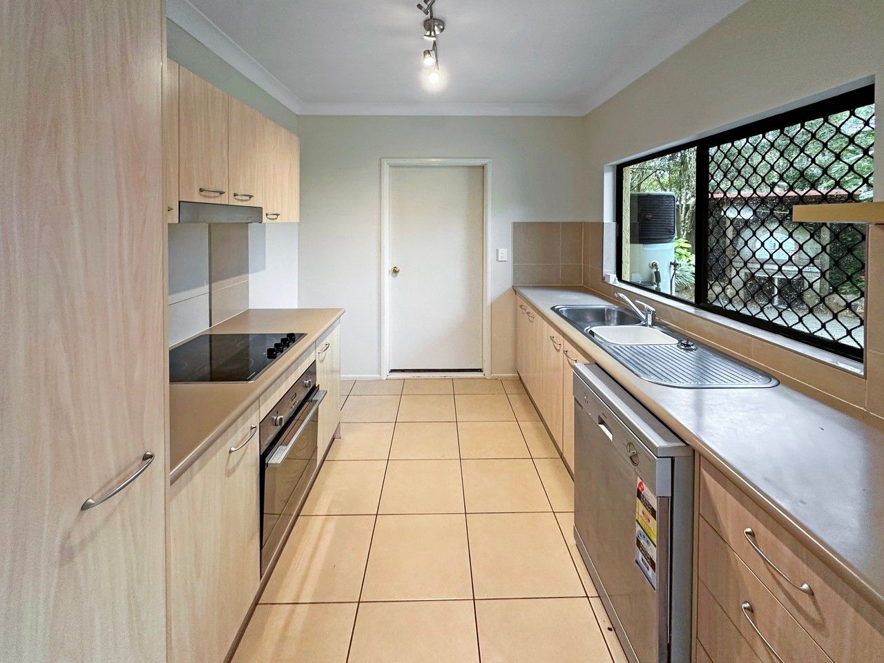 B/11 Quadrio Close, Atherton, QLD 4883