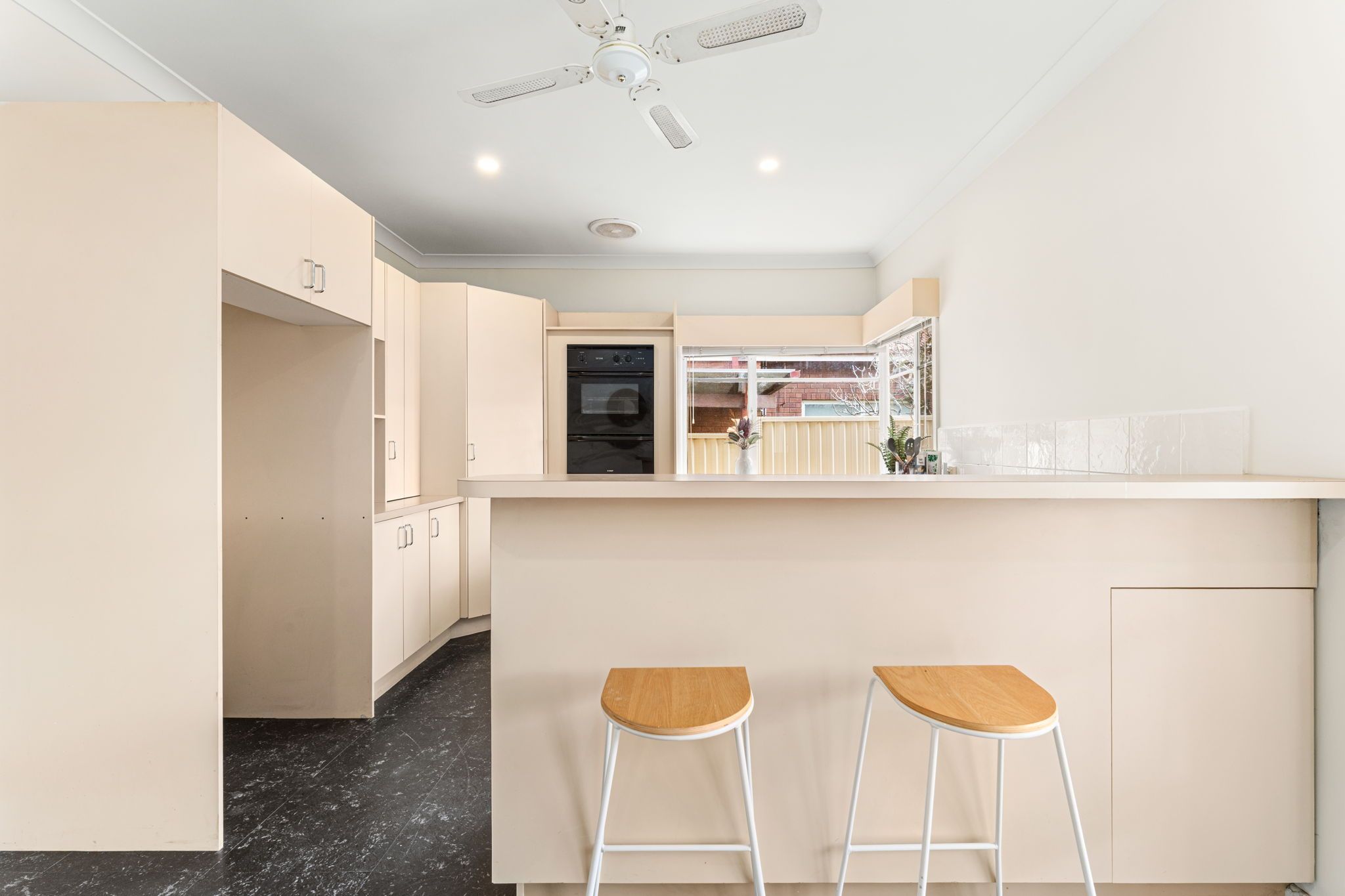 286 Station Street — photo 8 of 27
