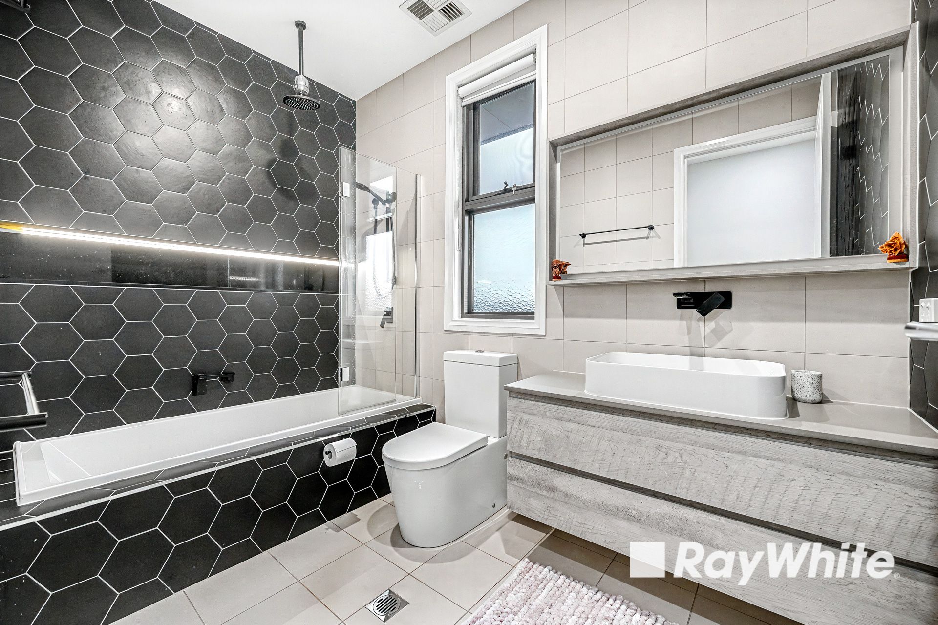 8 Gretana Street — photo 9 of 16