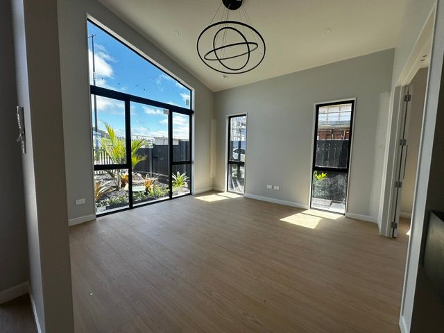 6 Hutson Road, milldale, Auckland