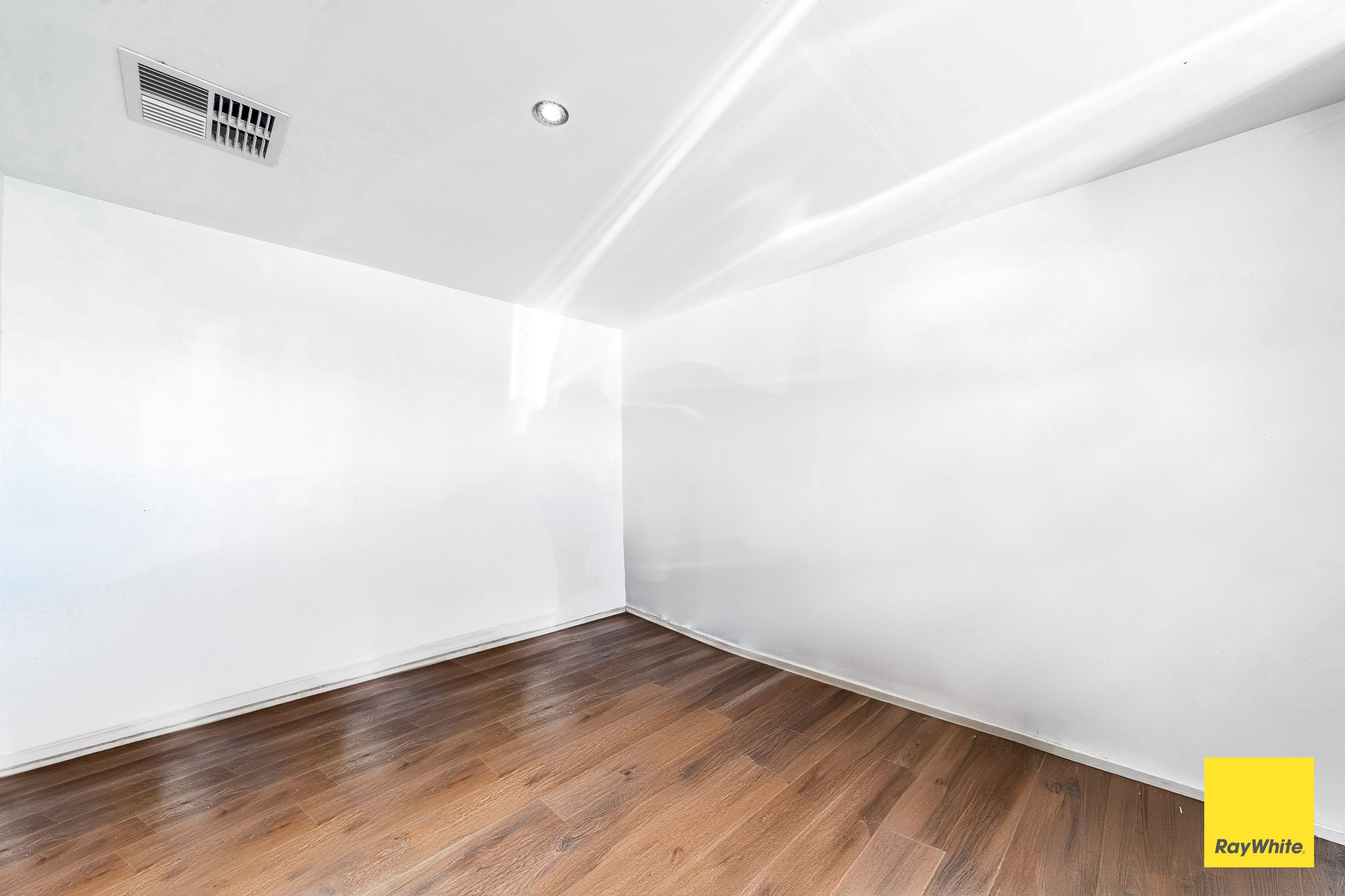 14 Friswell Avenue — photo 5 of 10