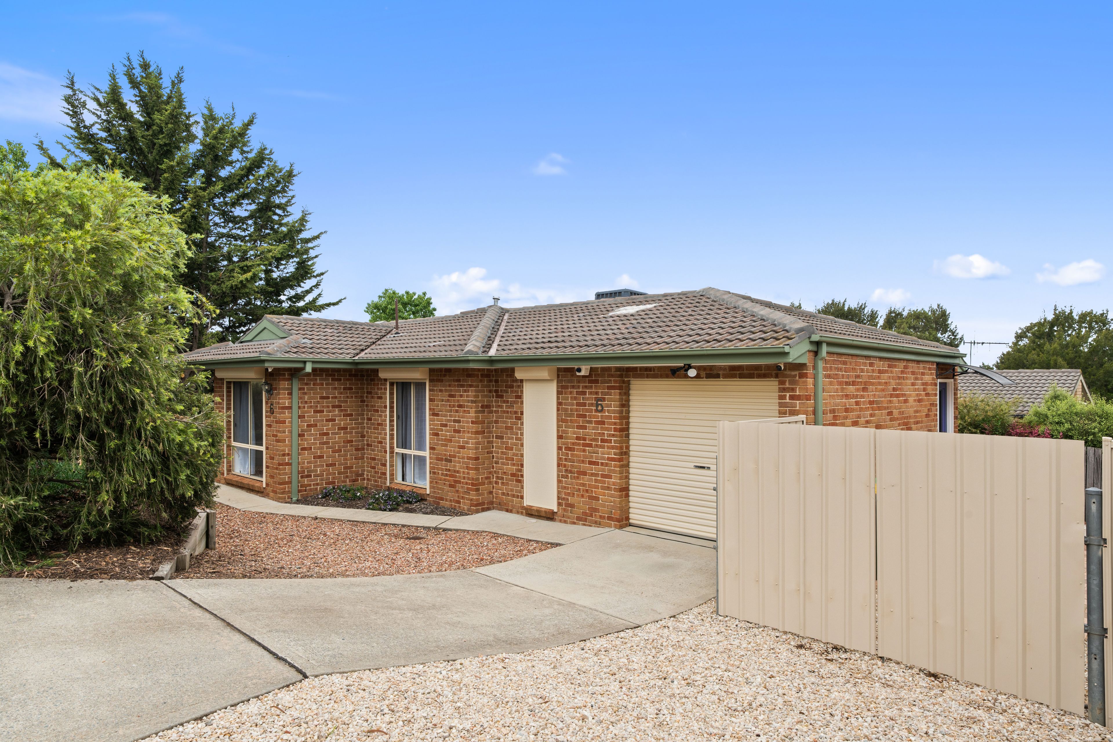 6 Barak Court , Ngunnawal ACT 2913