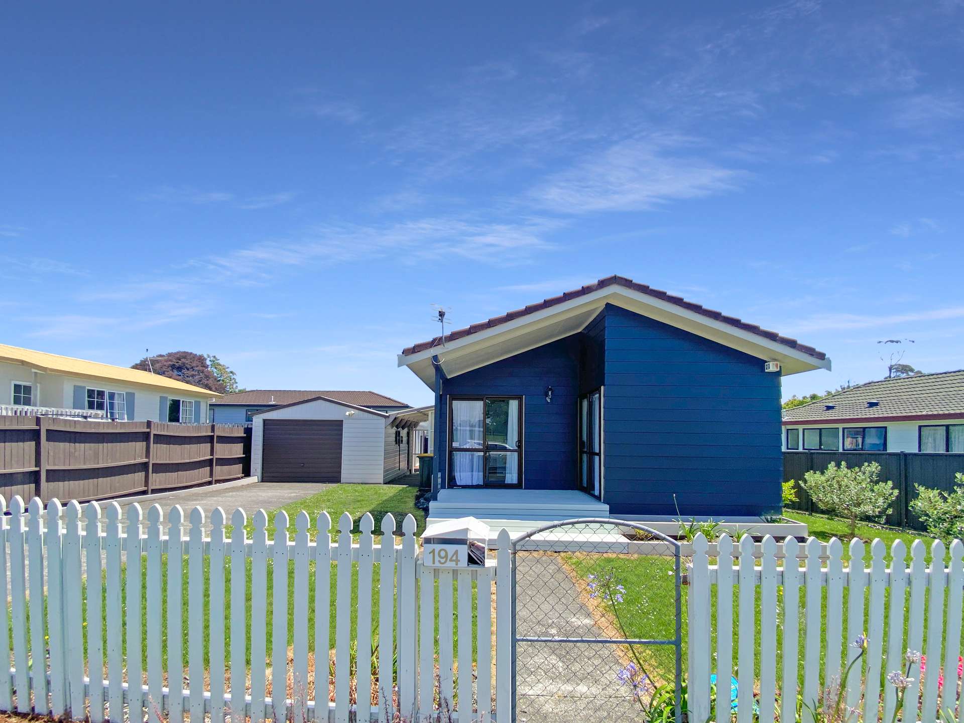 194 Waitemata Drive photo 0