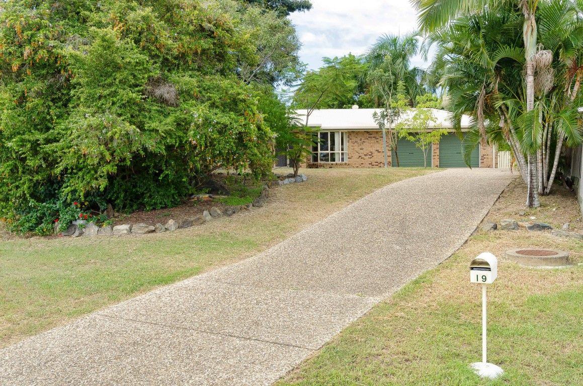 19 Benjamin Court, Glen Eden, QLD 4680