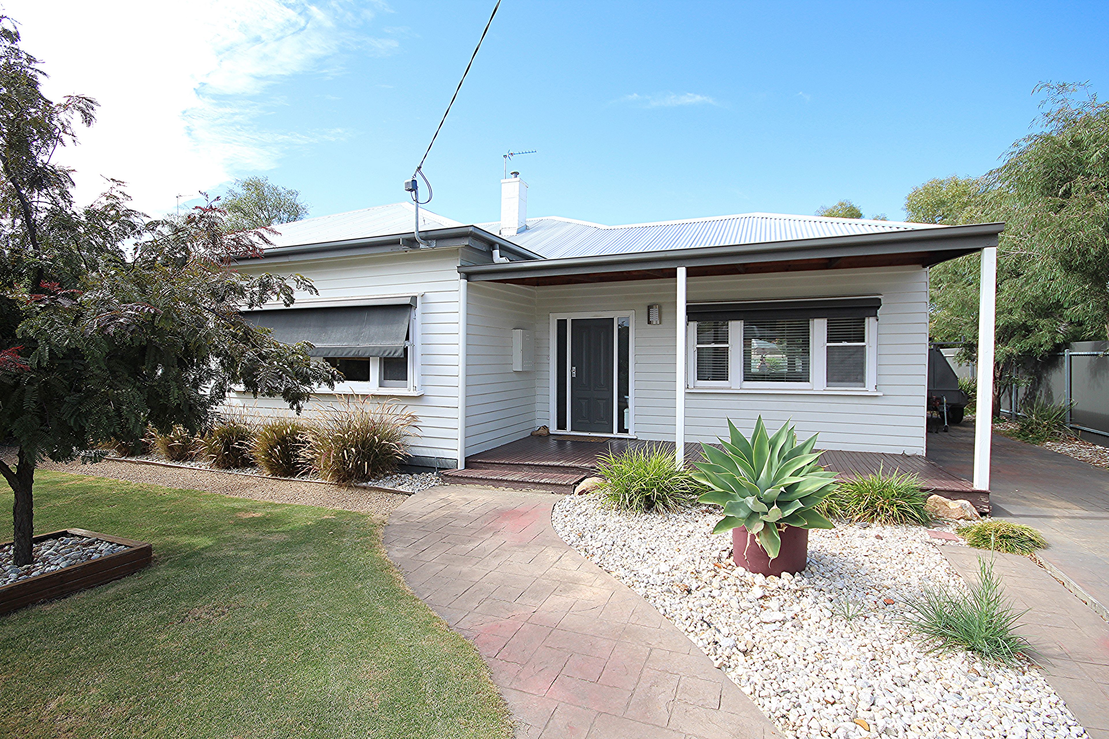 11 Sunnyside Avenue, Horsham VIC 3400