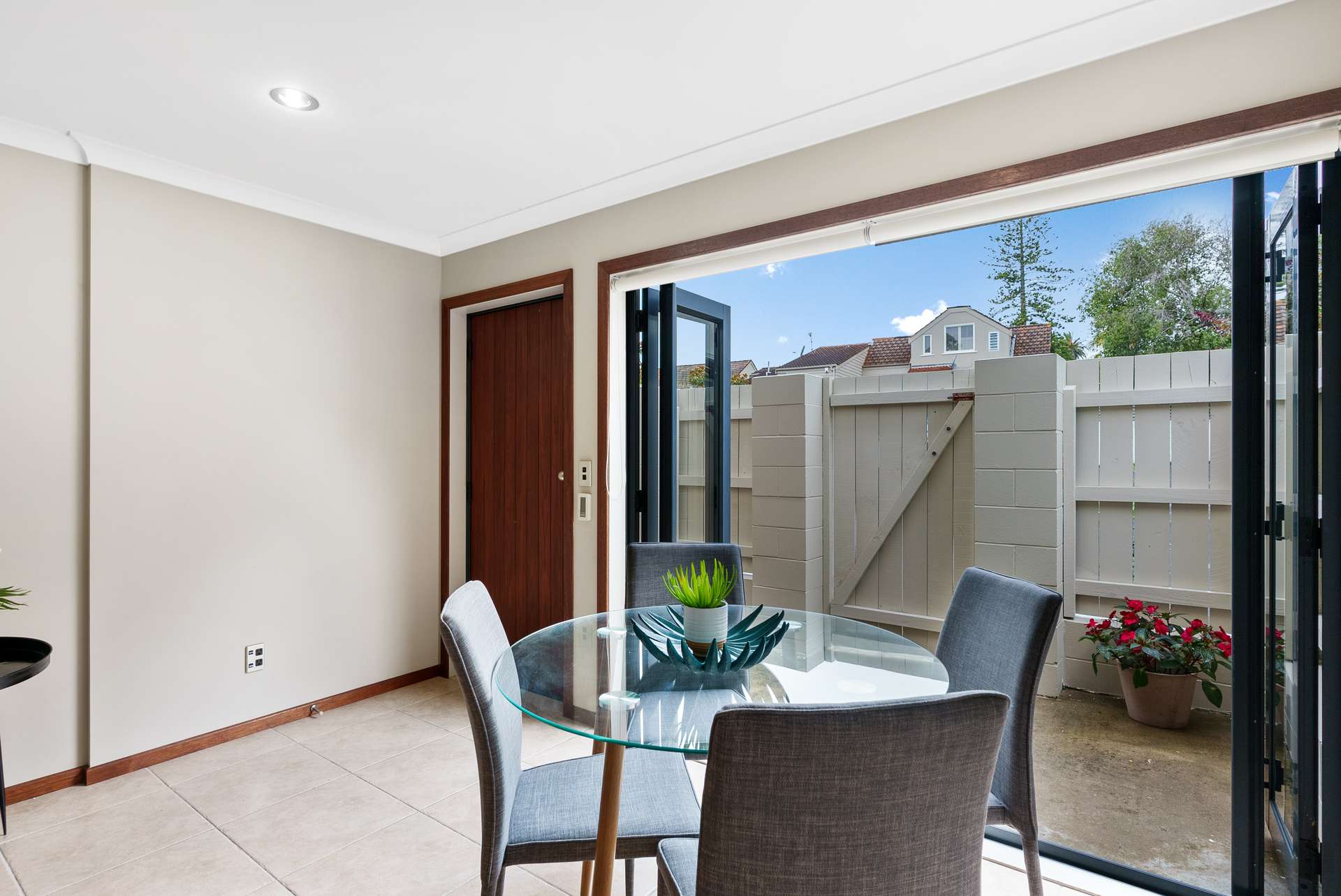 8/137 Jervois Road photo 7