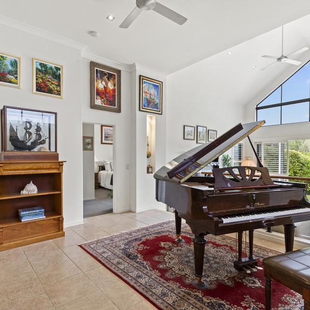 2114/1 The Vistas Drive, Carrara, QLD 4211 - Sold House - Ray White ...