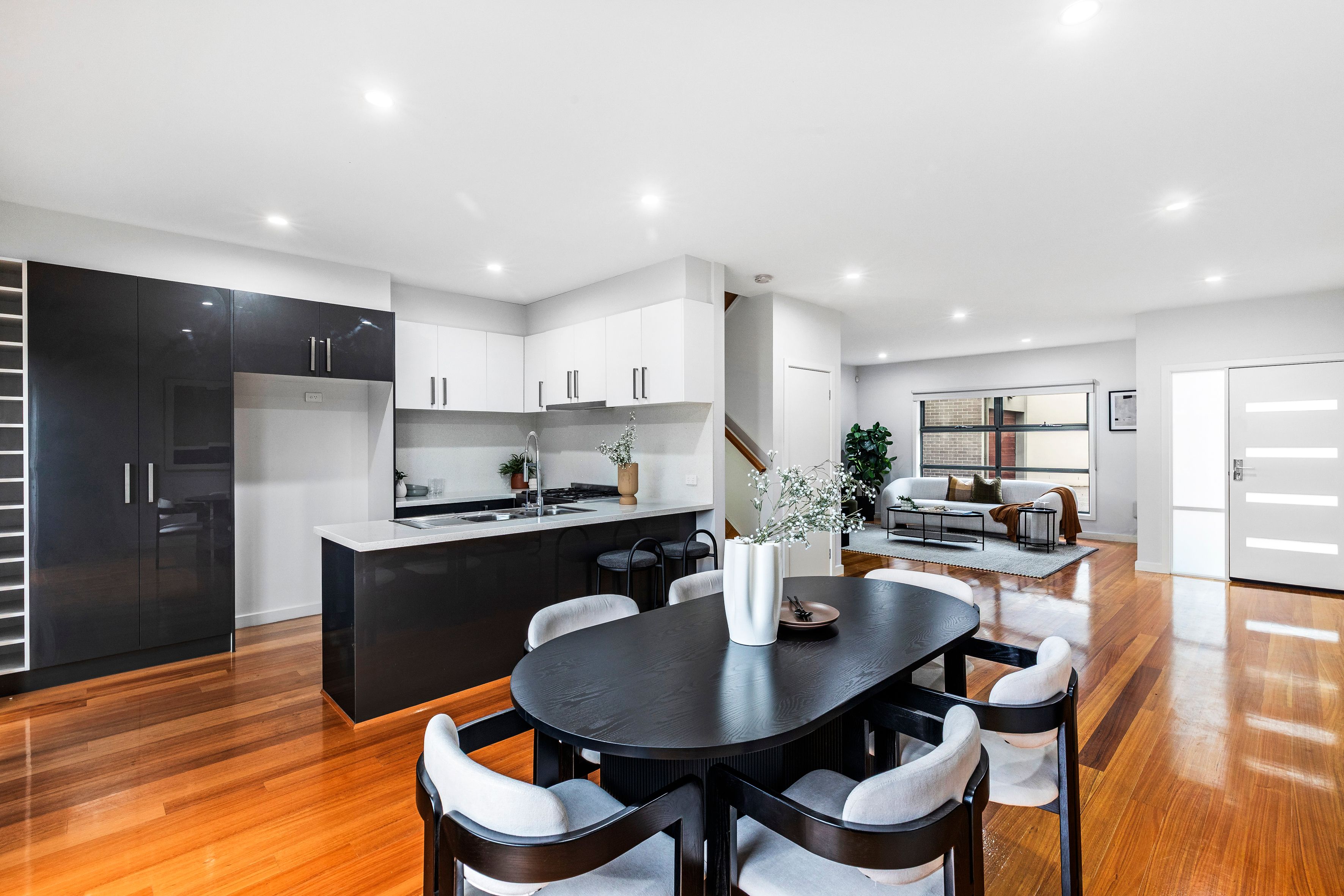 3/33 Kennedy Street — photo 6 of 17