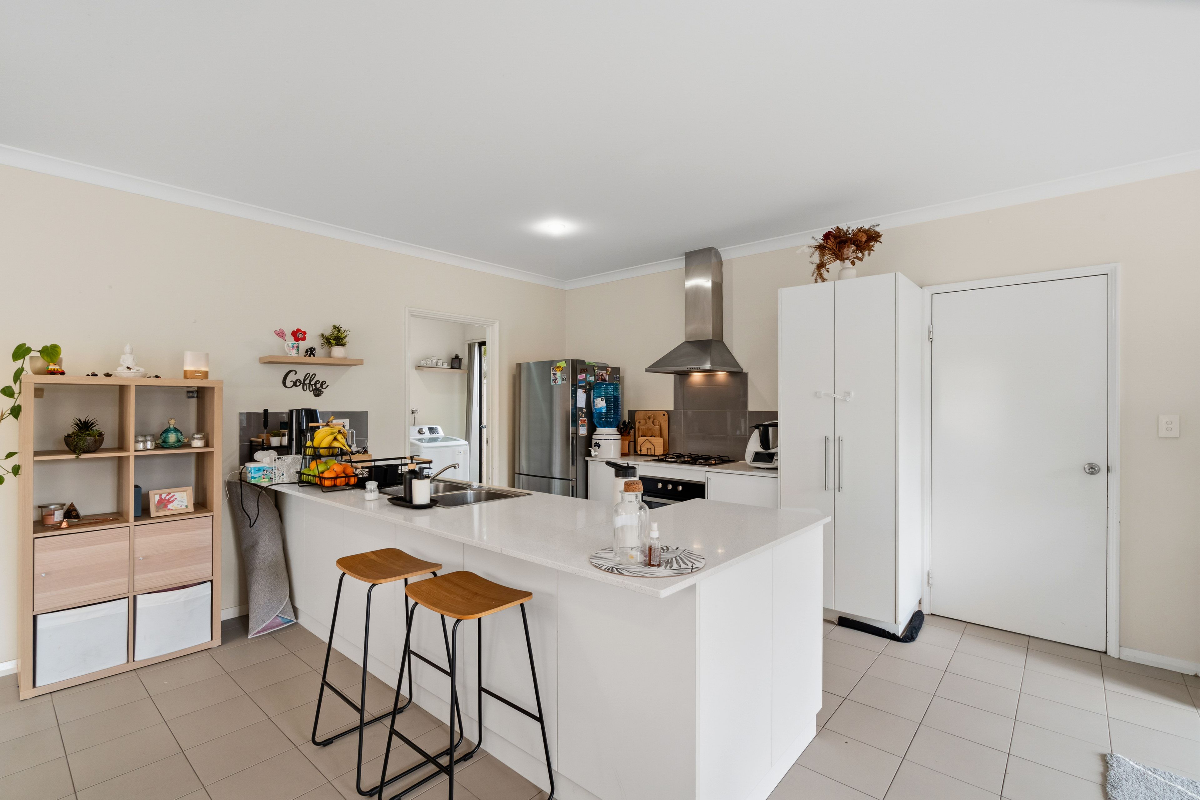 Effortless Modern Living in a Connected Lifestyle Hub — photo 9 of 28