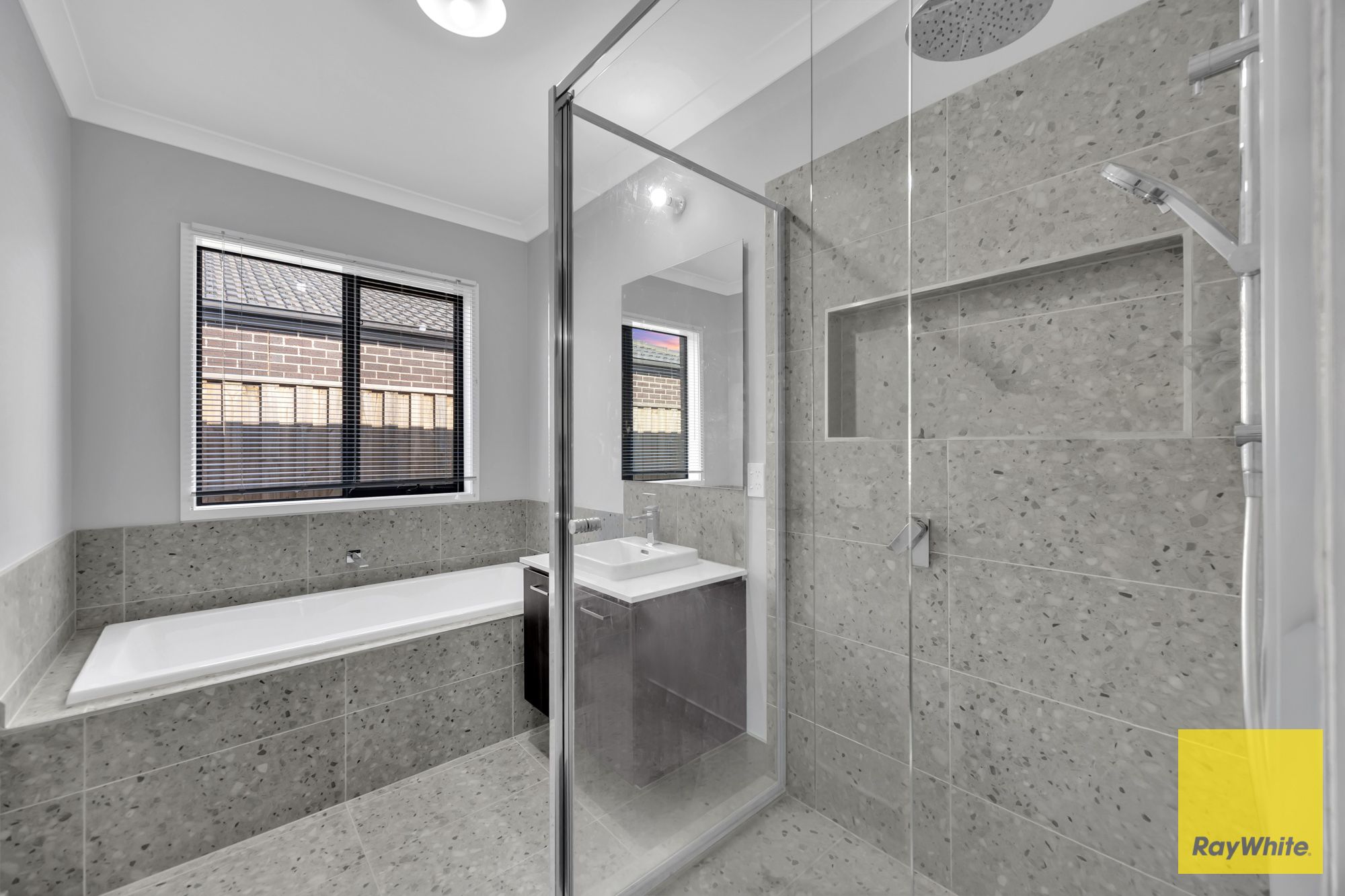 280 Spring Street — photo 9 of 24