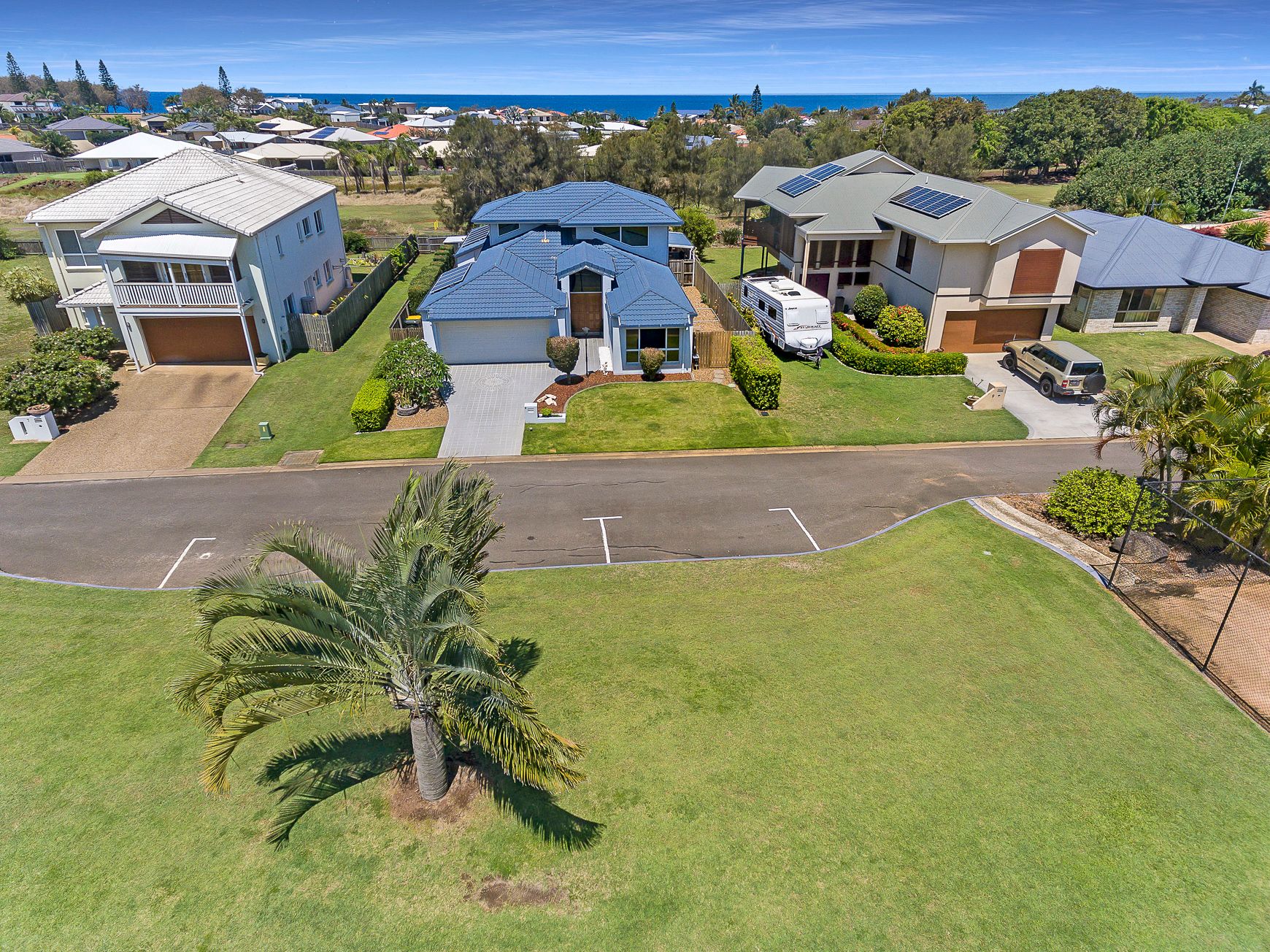 8 Robert John Circuit, Coral Cove, QLD 4670