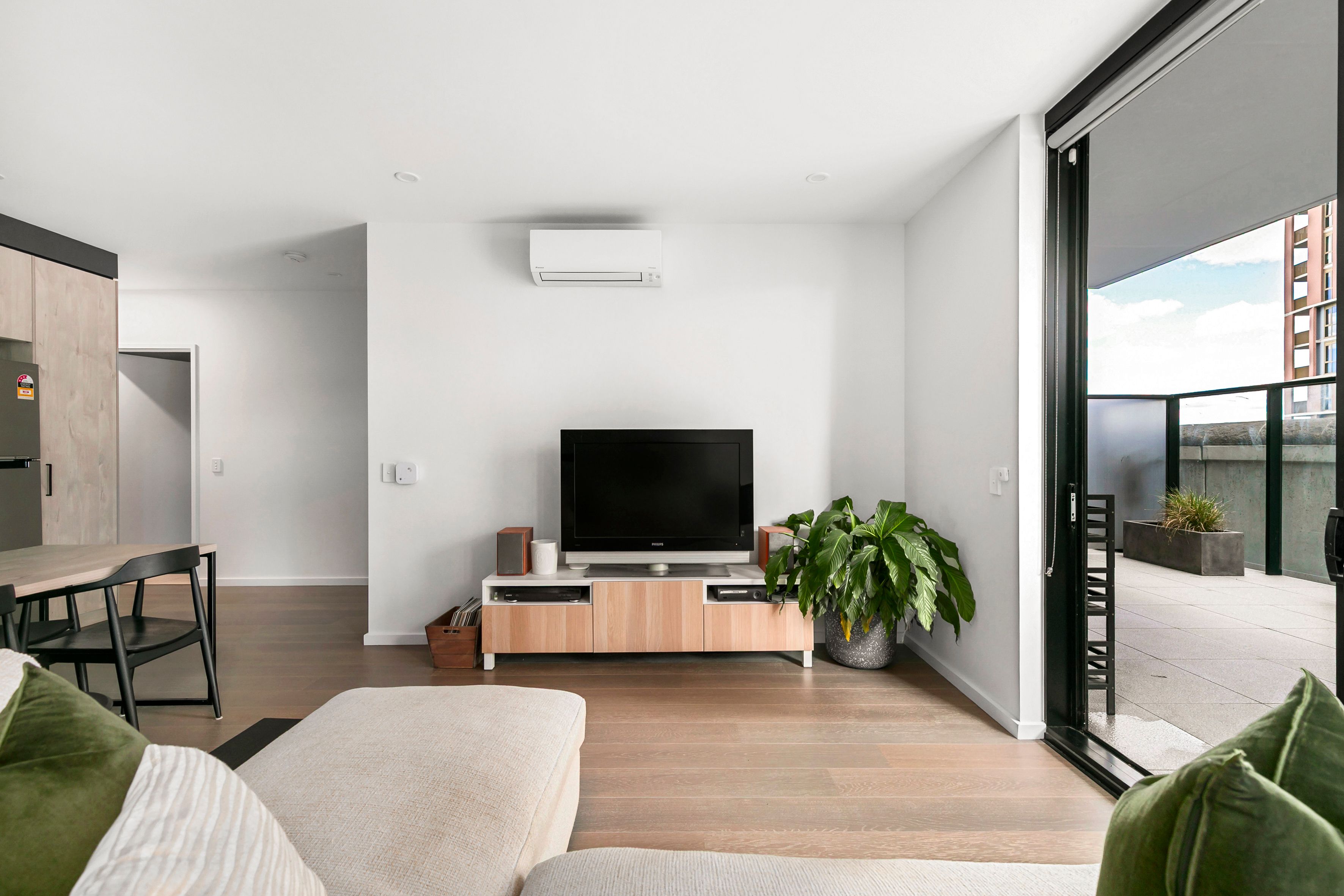 6A/21 Pentridge Boulevard — photo 5 of 16