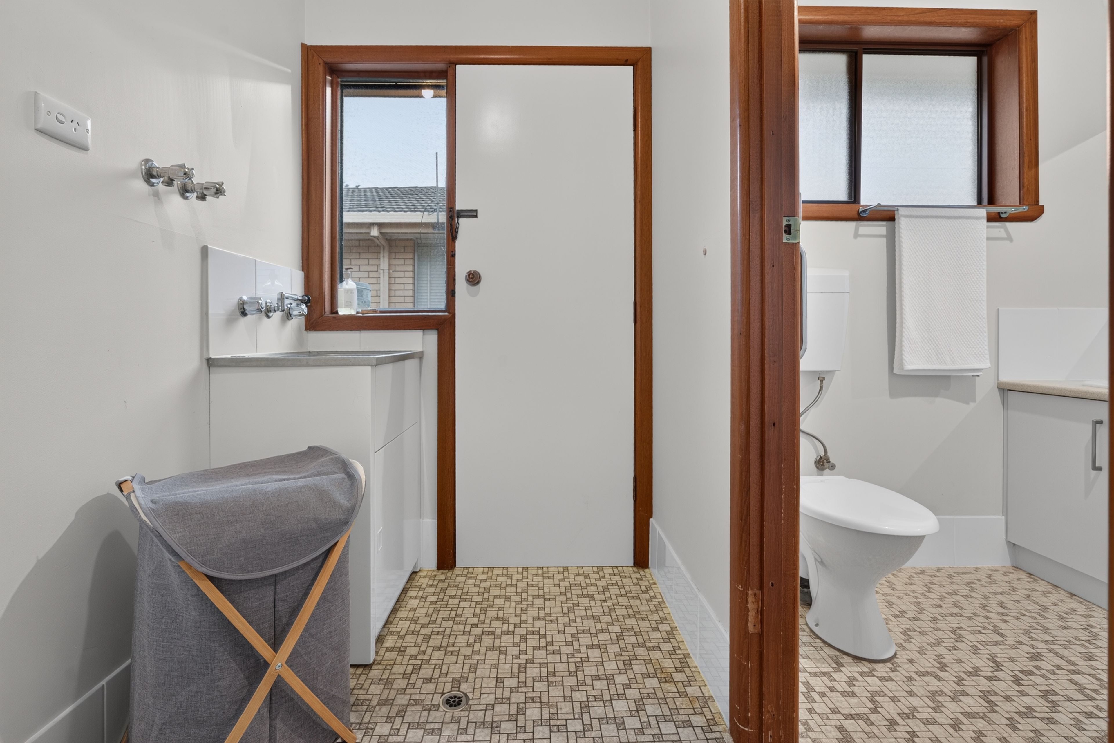 2/568 Grayfern Court — photo 13 of 18