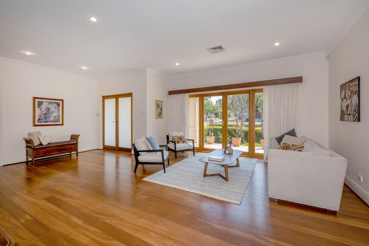9 Monash Avenue, Como, WA 6152