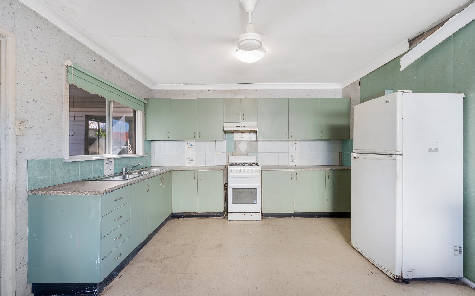 13 Hutchens Avenue, Mount Pritchard, NSW 2170