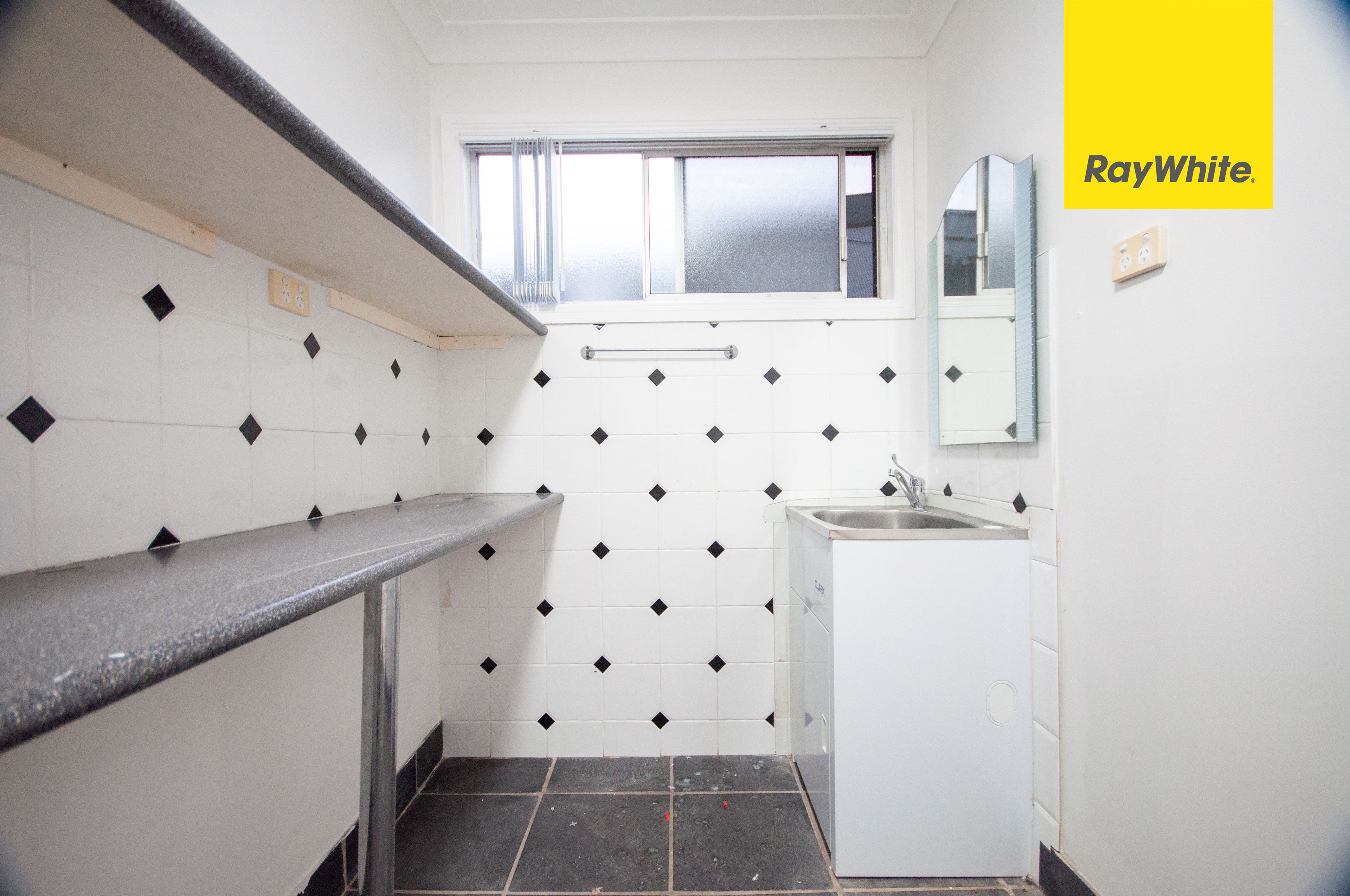 44 Linthorne Street — photo 8 of 12