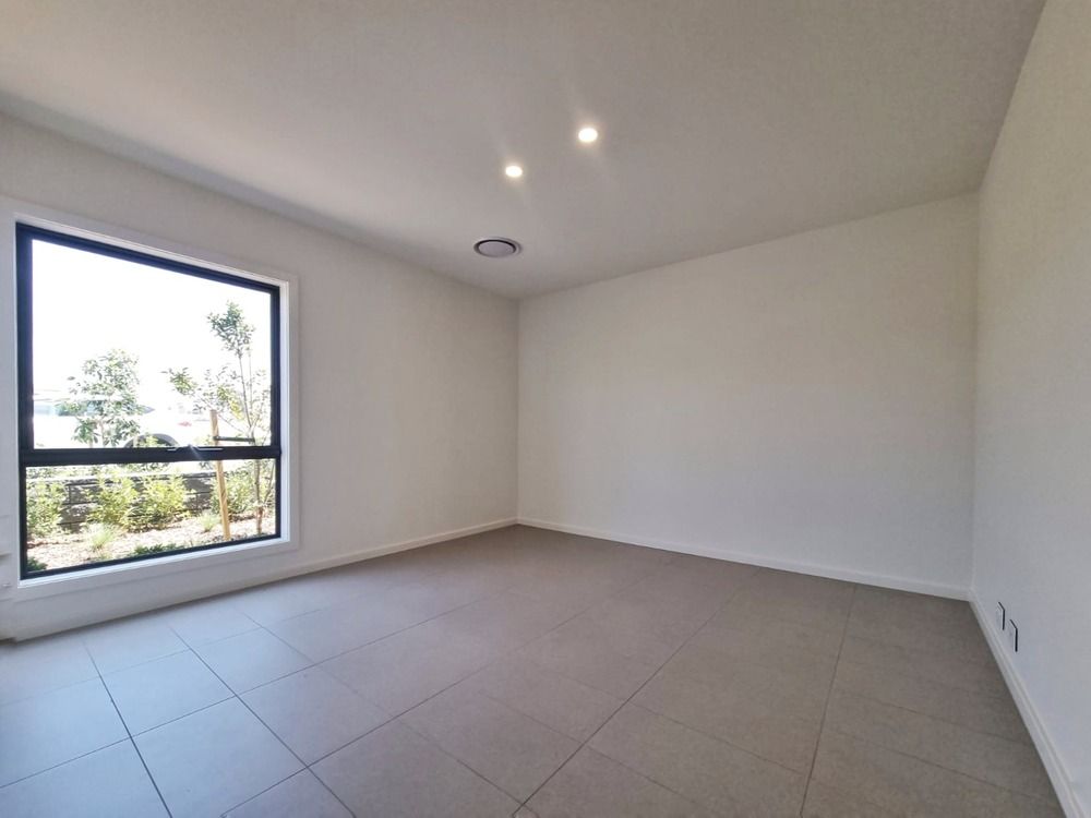 11 Mandalay Avenue, GLEDSWOOD HILLS, NSW 2557