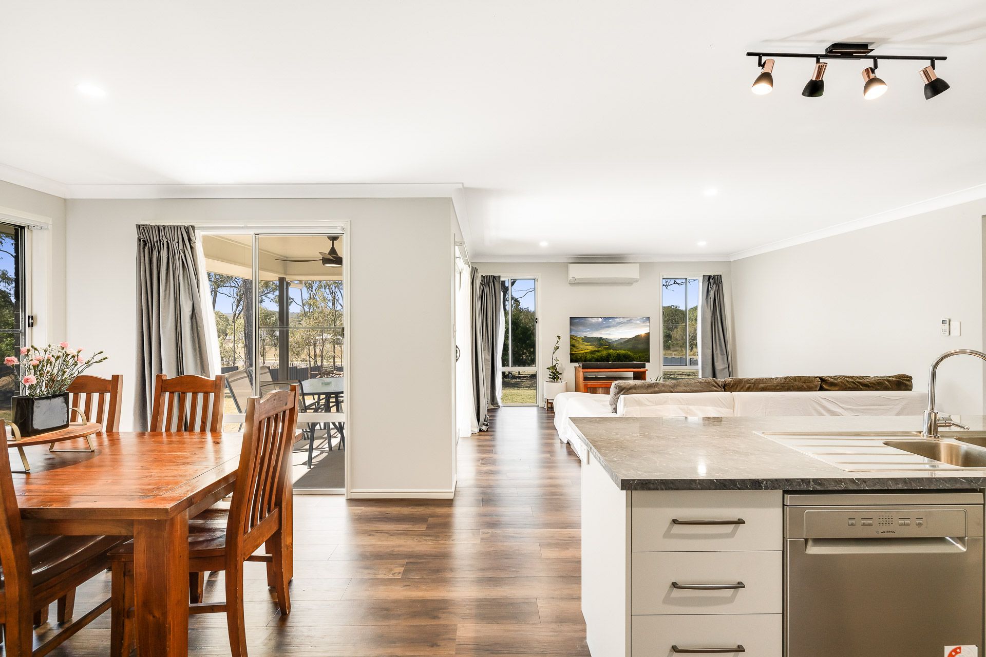 2 Silo Court, Meringandan West, QLD 4352