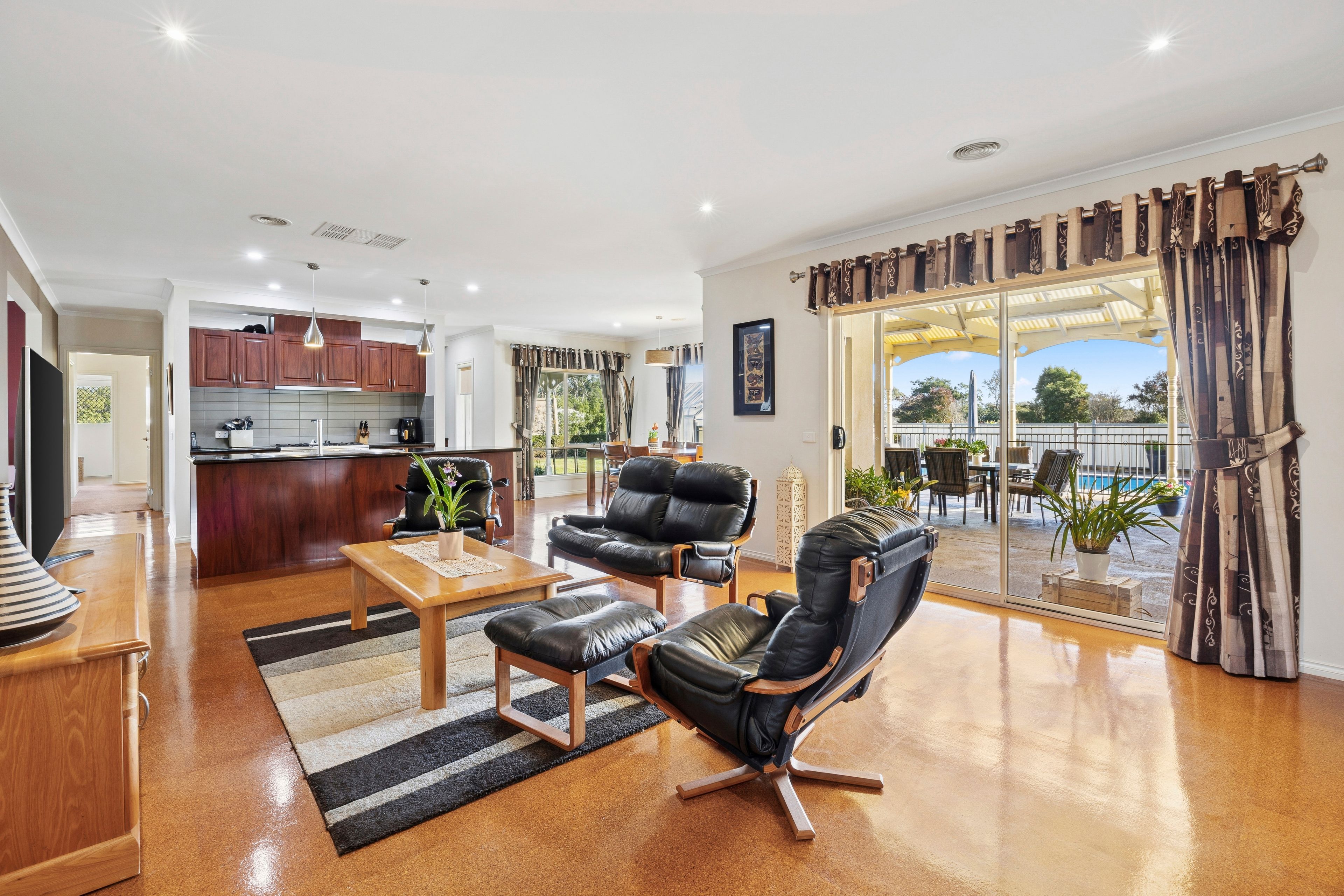 60 Roberts Road — photo 5 of 19
