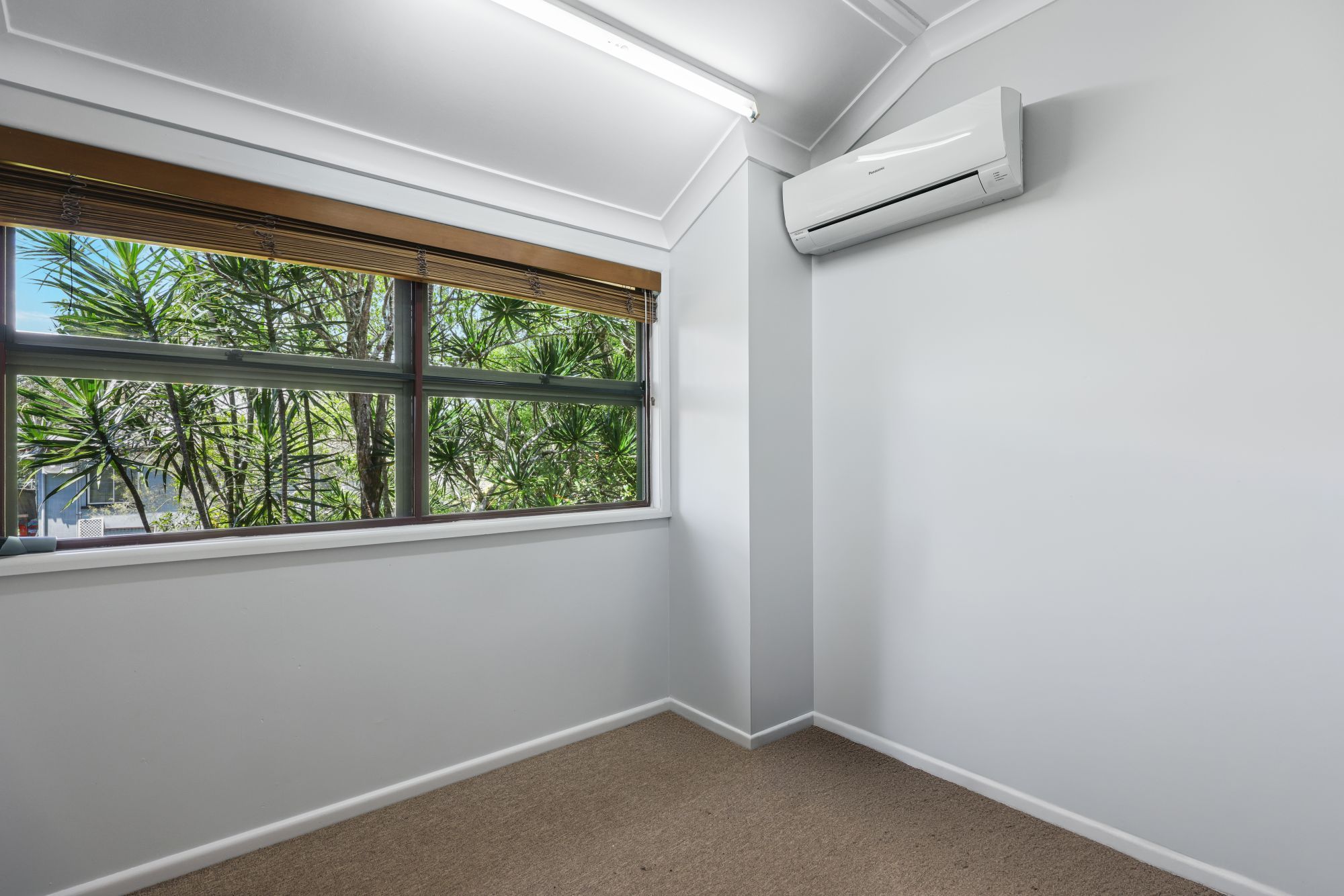 73 Coronation Drive — photo 10 of 27