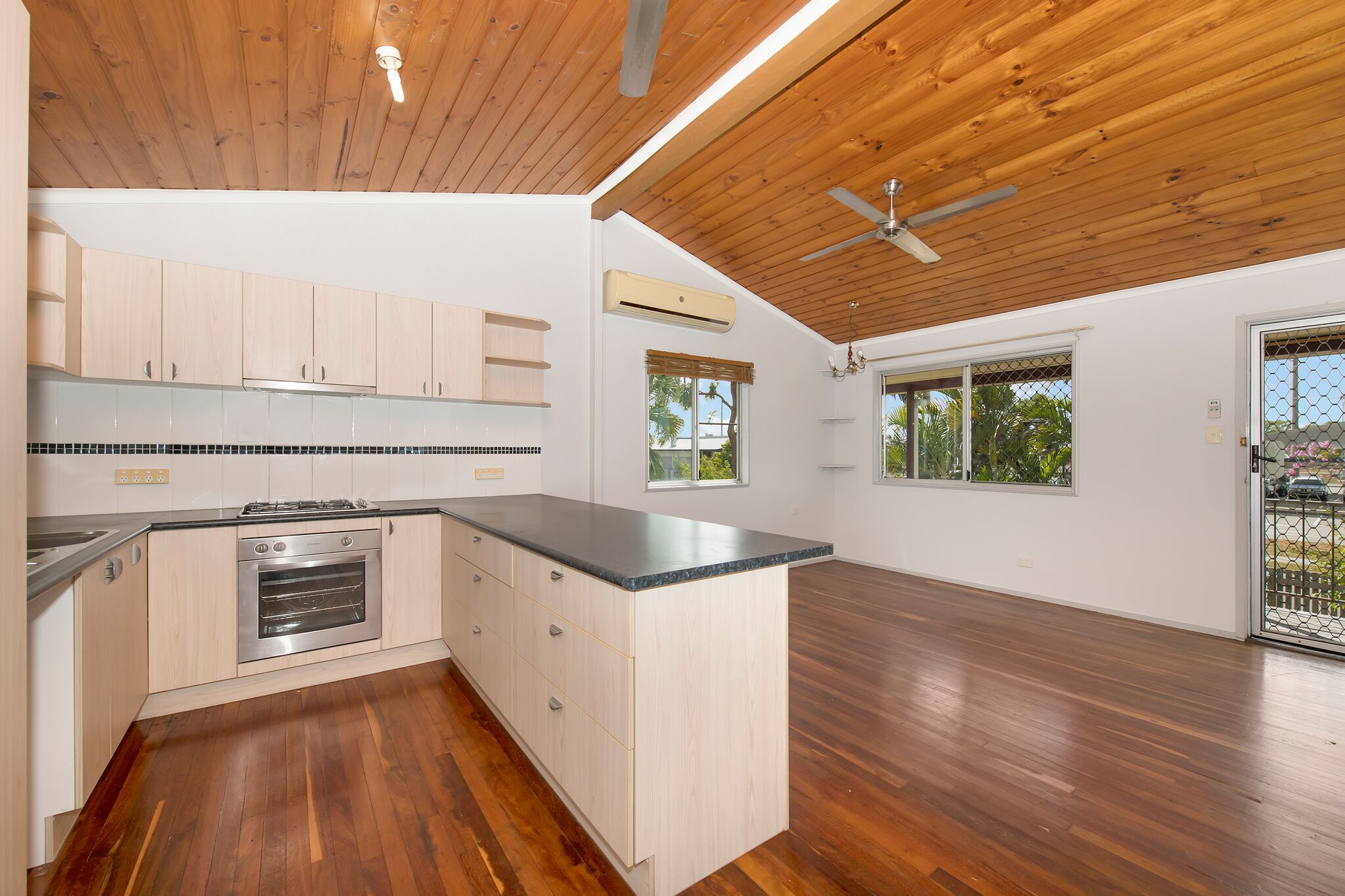 31 Palm Drive, Deeragun, QLD 4818