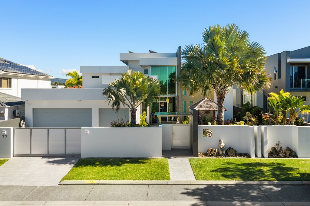 77 Sir Bruce Small Boulevard, Benowa Waters, QLD 4217