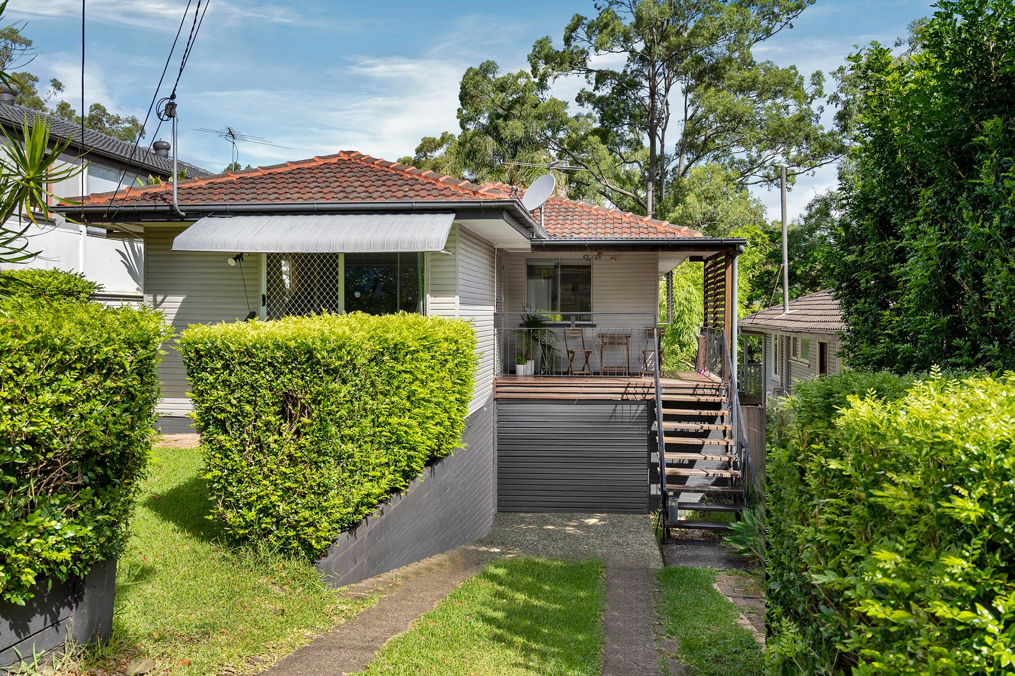 30 Dobbs Street, Holland Park West QLD 4121