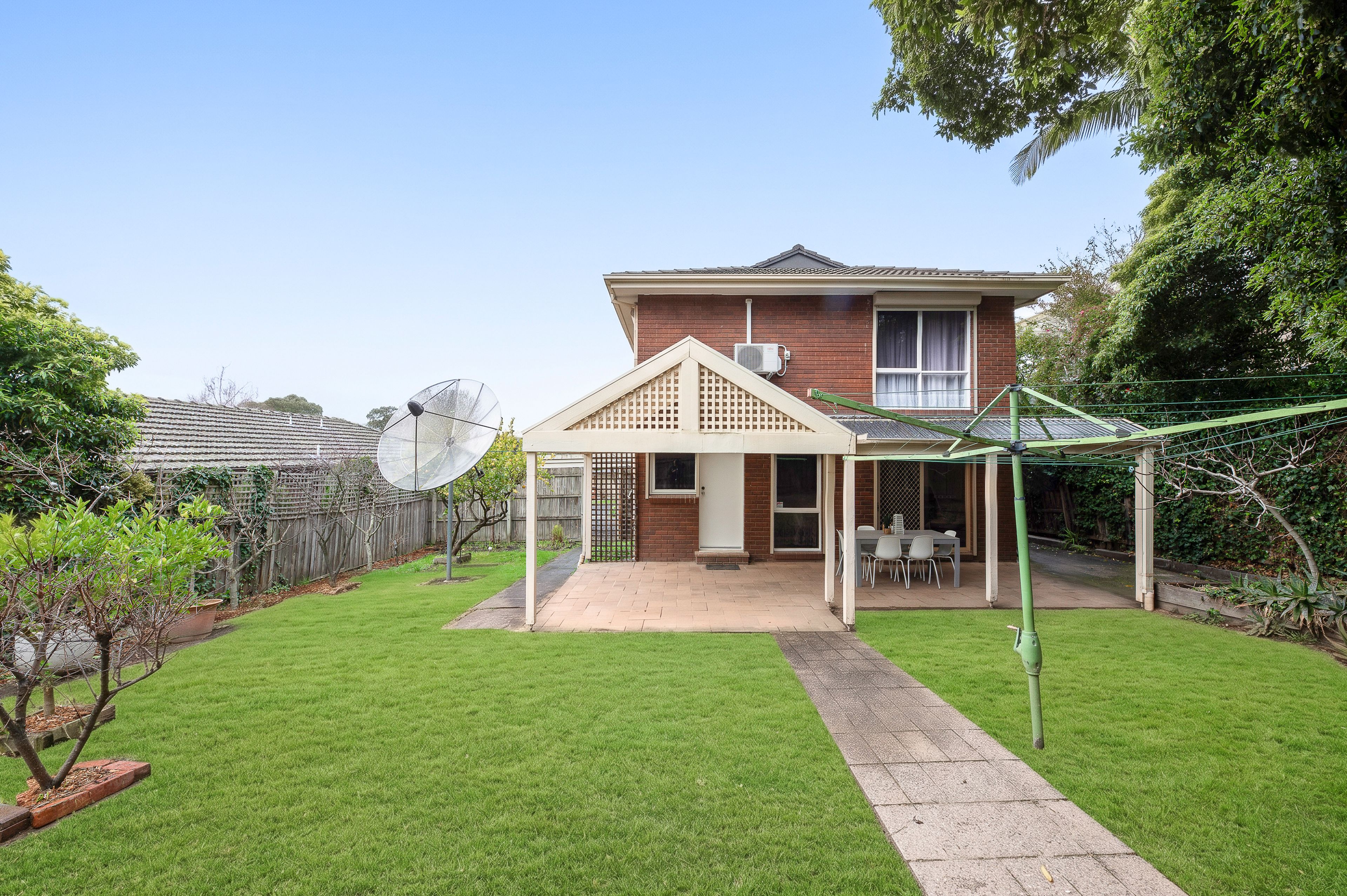 33 Roehampton Avenue — photo 13 of 14