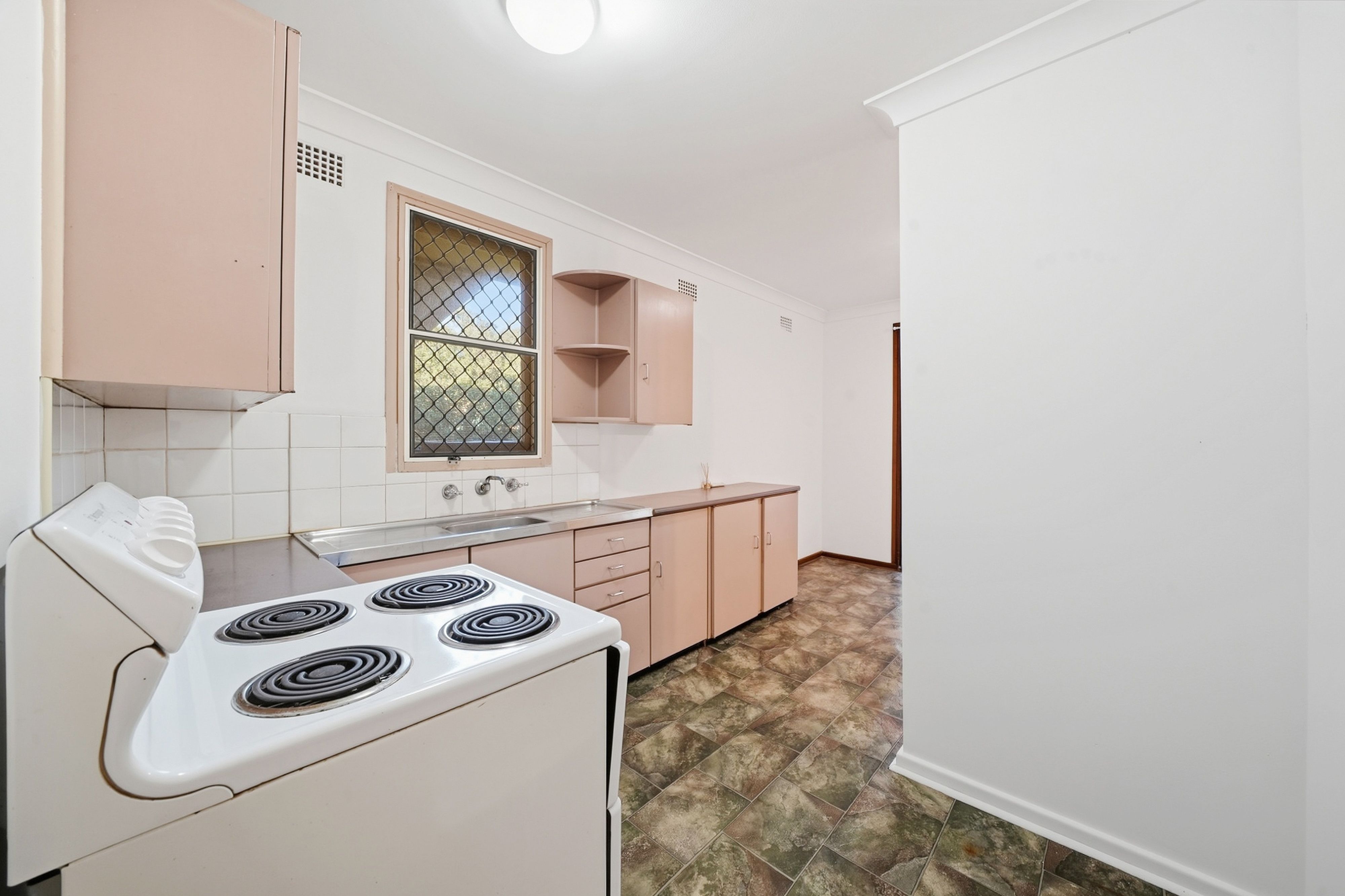 9 Bass Place — photo 3 of 17